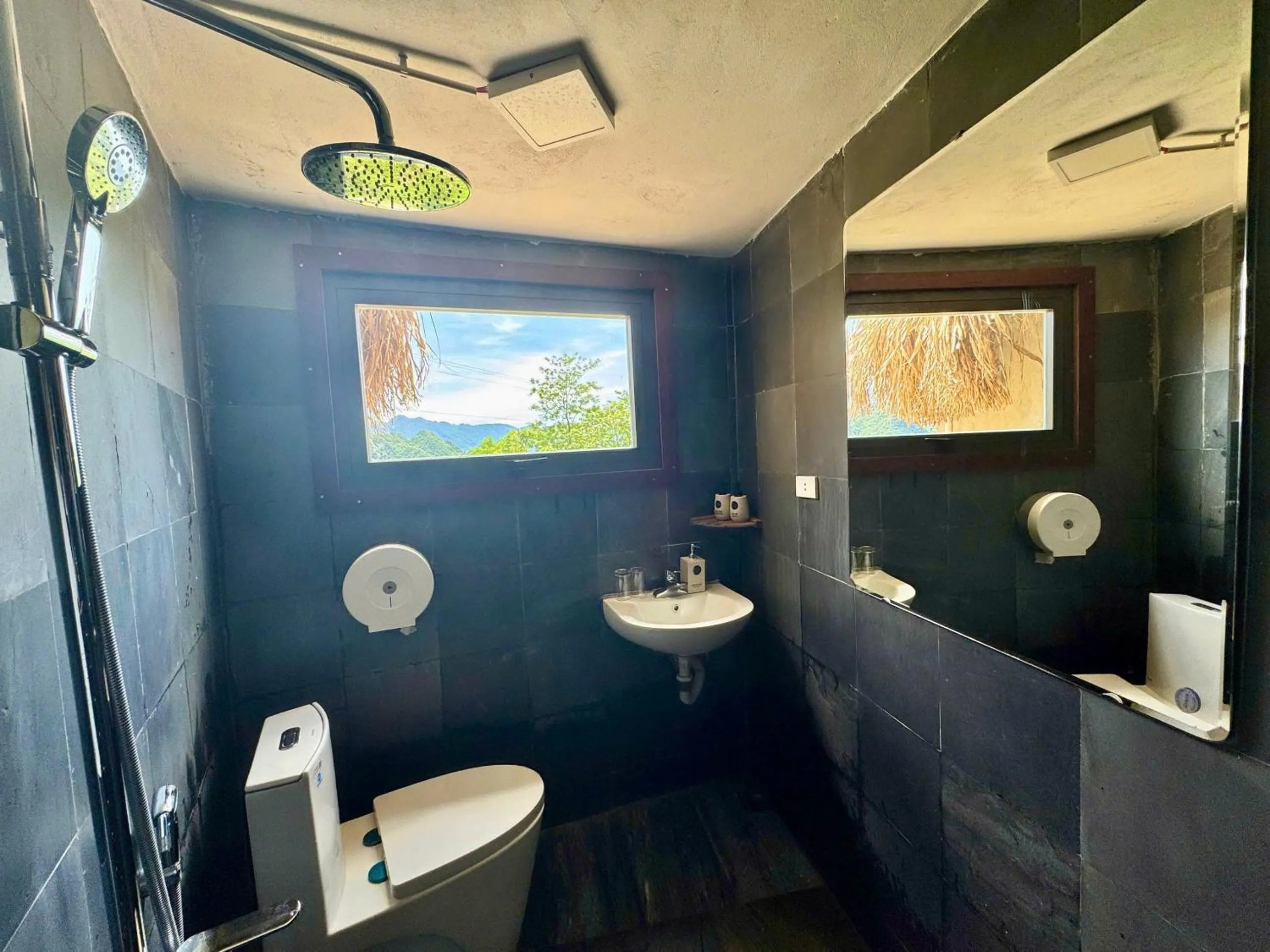 Toilet in Pu Luong Jungle Lodge
