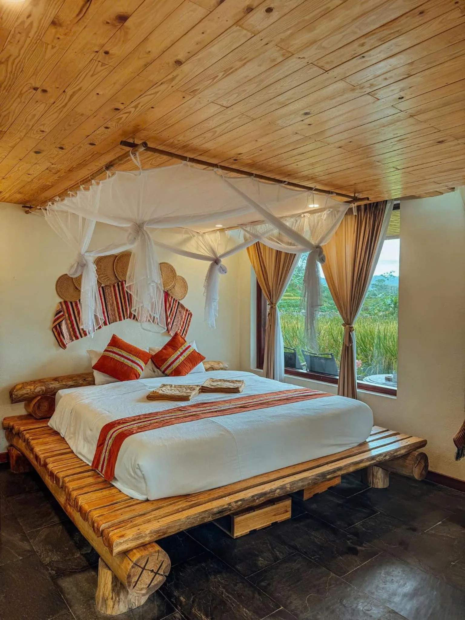 Bed in Pu Luong Jungle Lodge