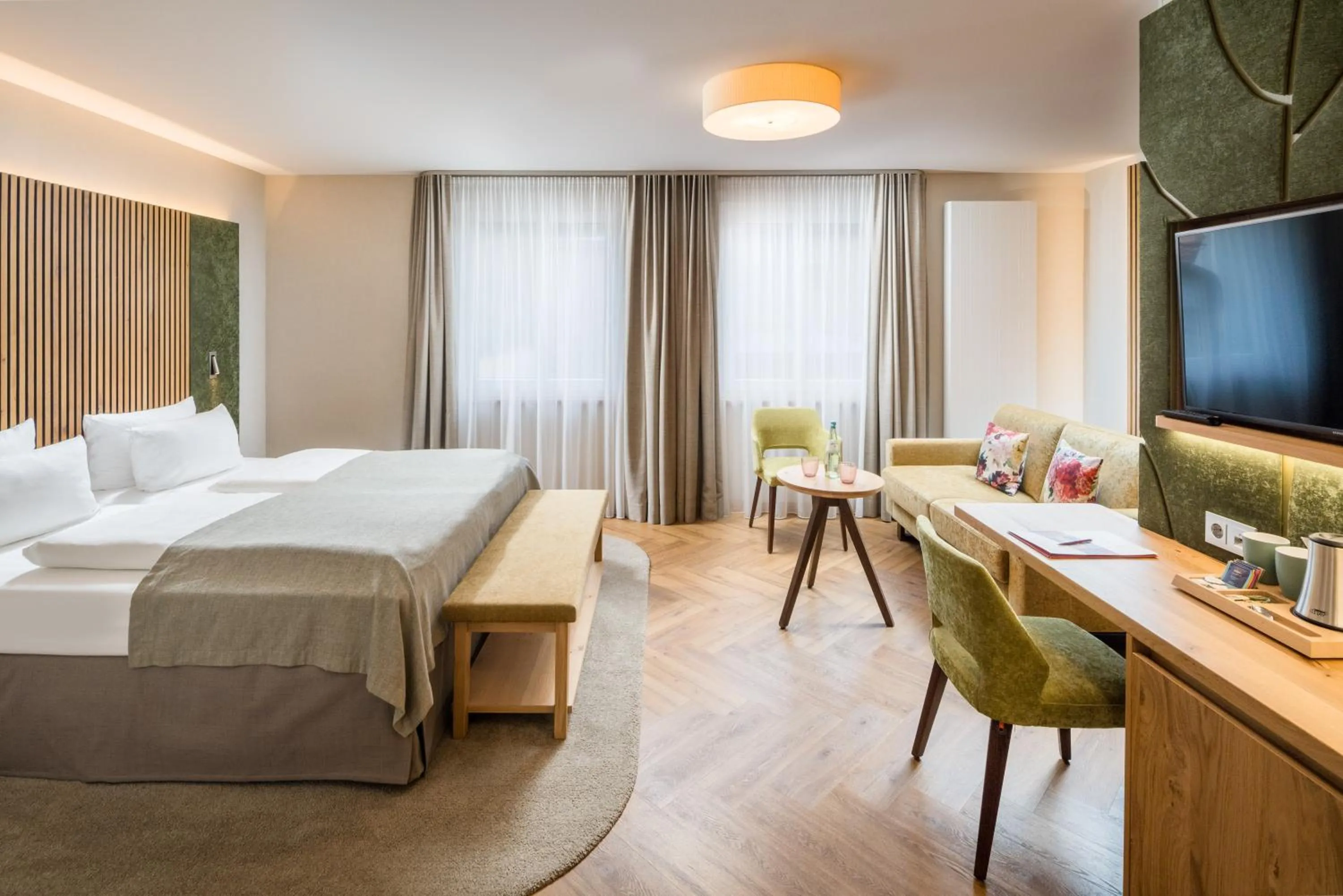 Photo of the whole room, Bed in Parkhotel Güldene Berge