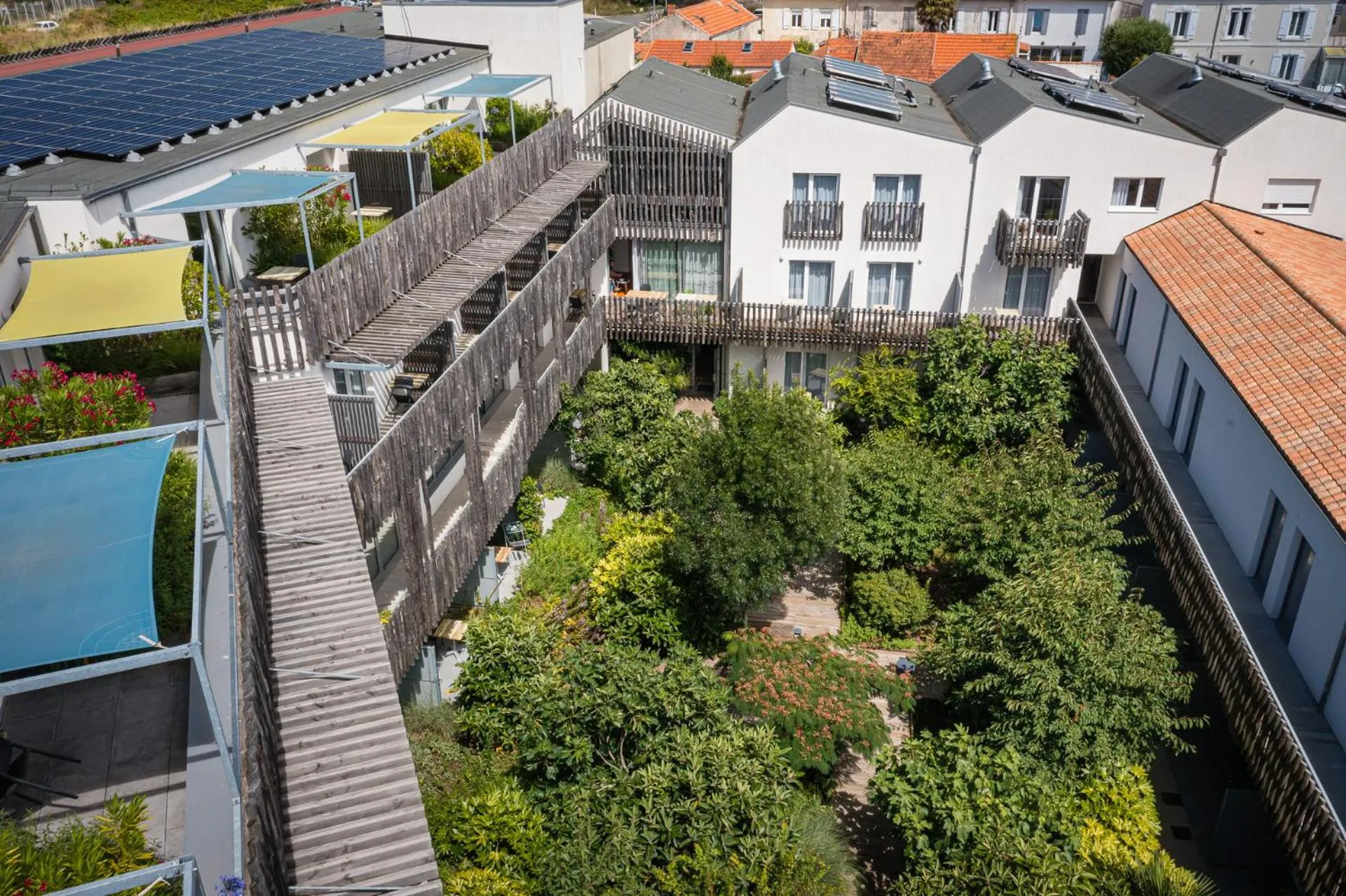 Garden in ATHOME RESIDENCE ET SPA