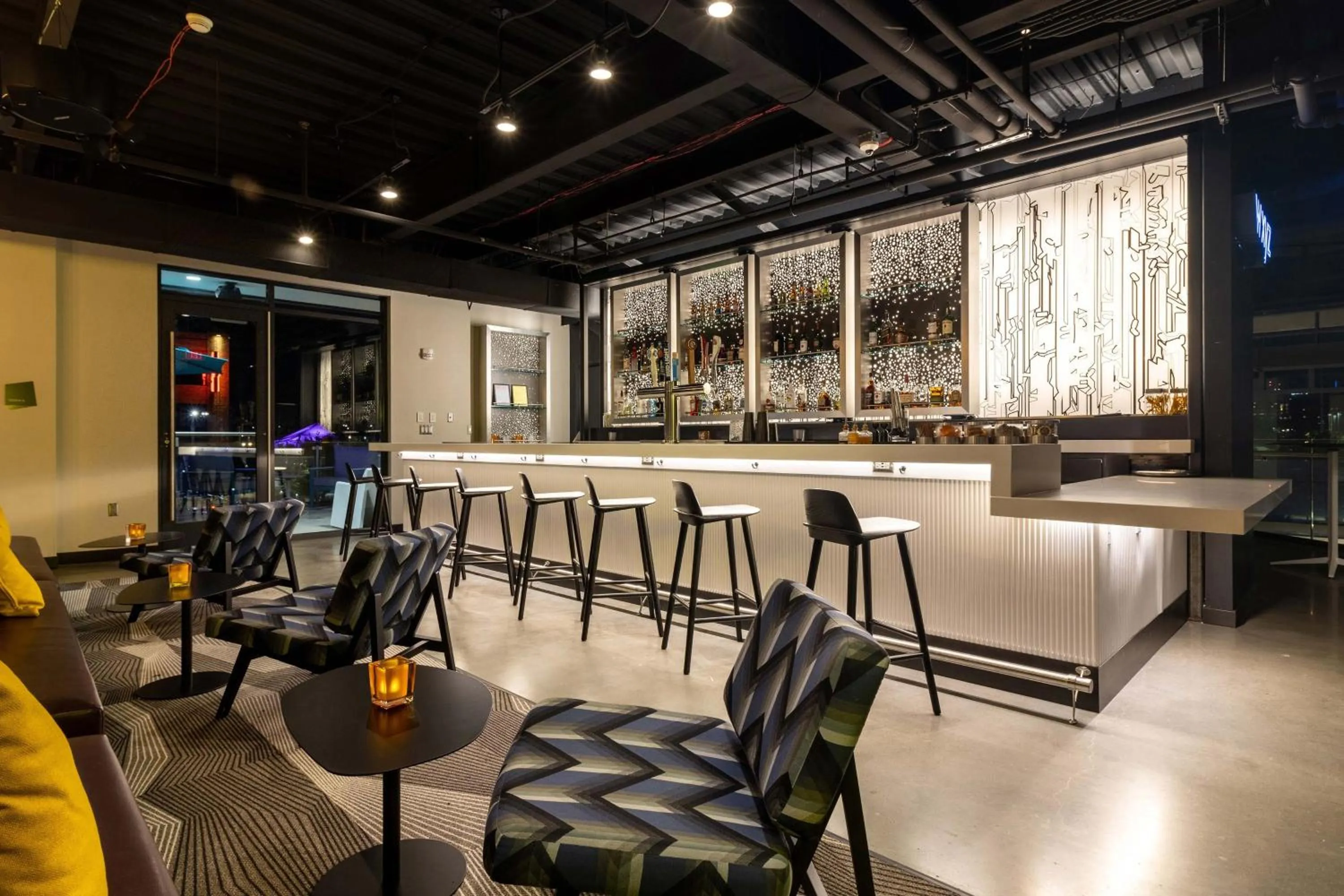 Lounge or bar in Aloft St. Louis Cortex