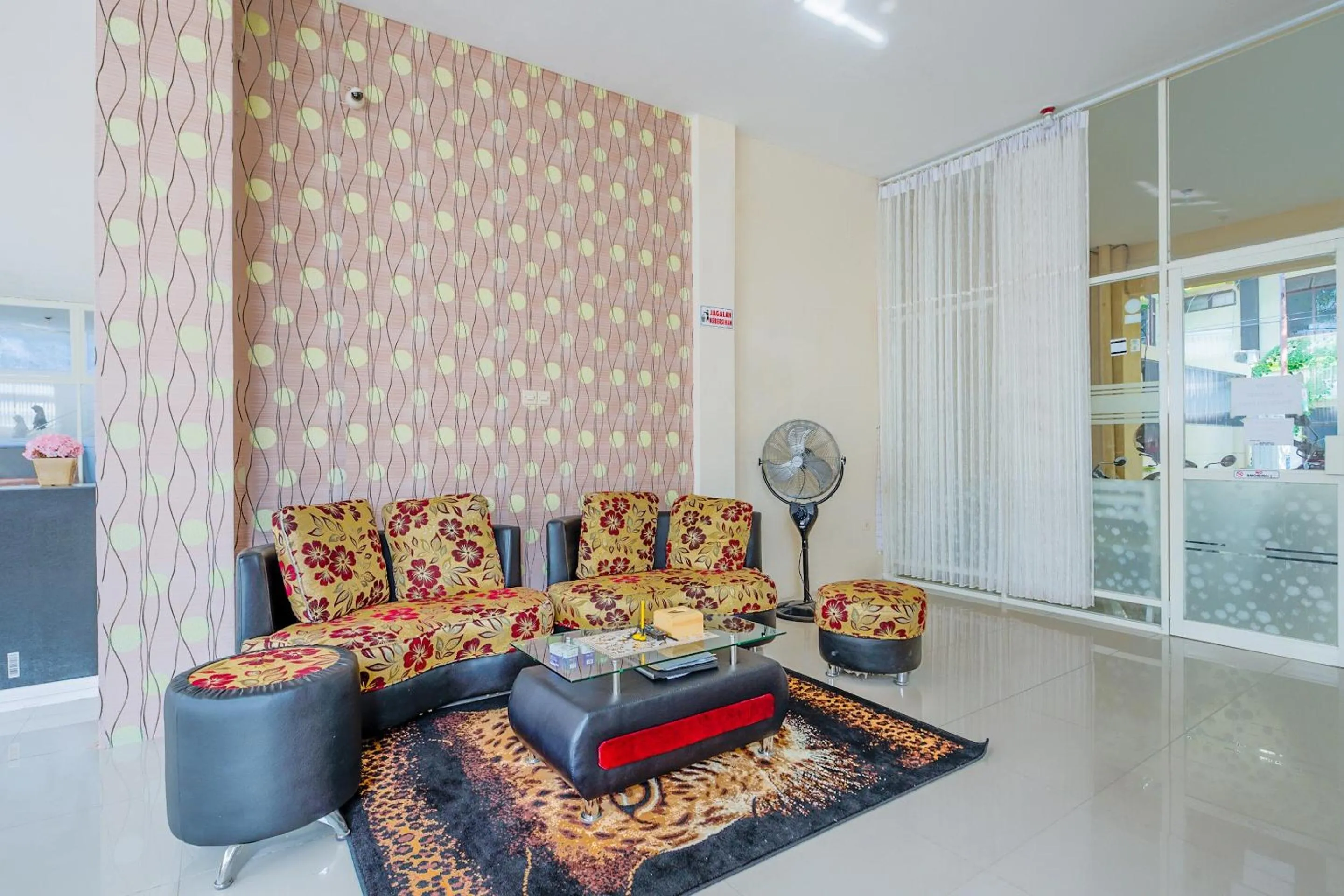 Lobby or reception in OYO 3434 Penginapan Keluarga Syariah