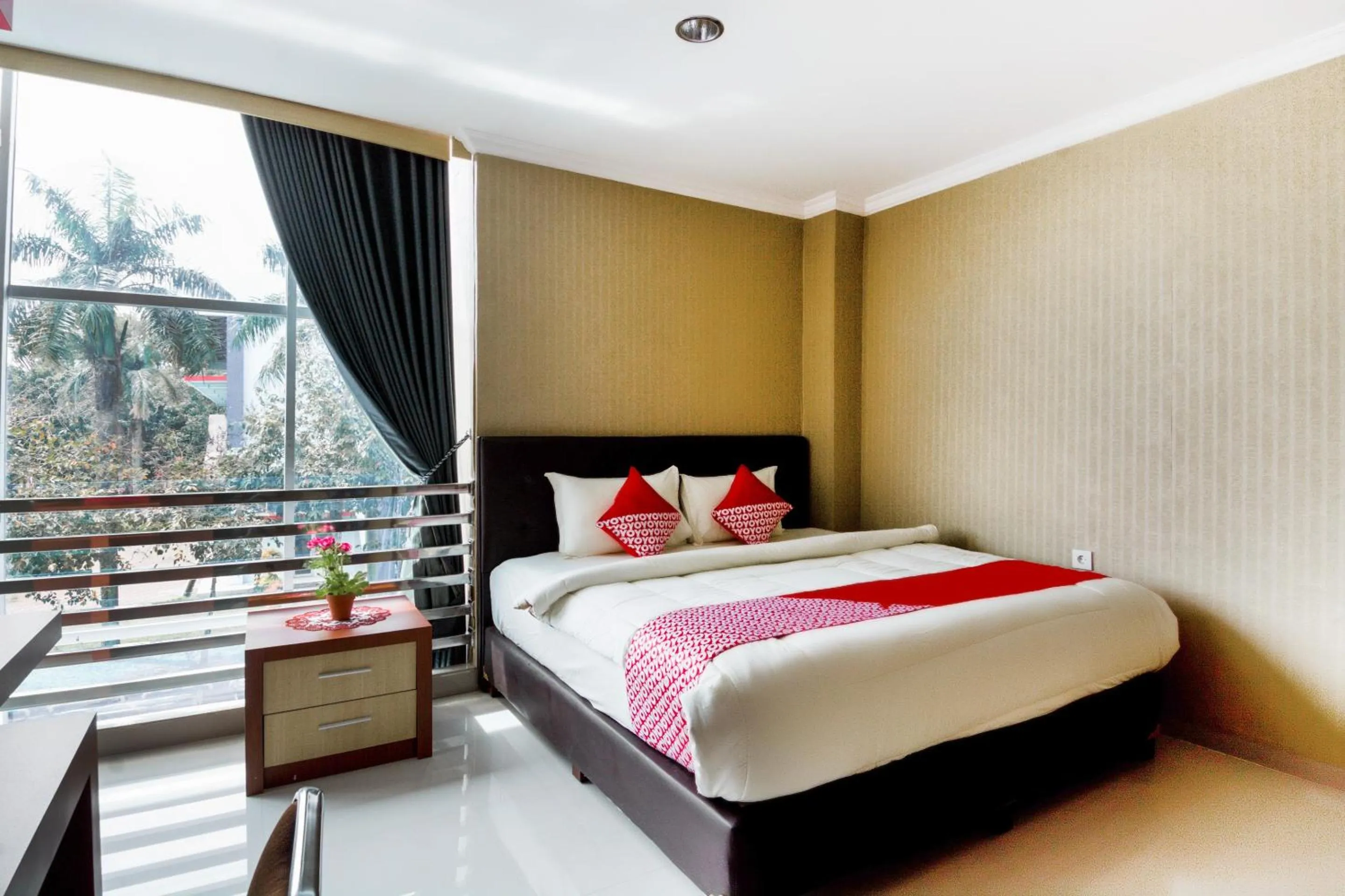 Bedroom, Bed in Collection O 3431 Hotel Alpha Bandara