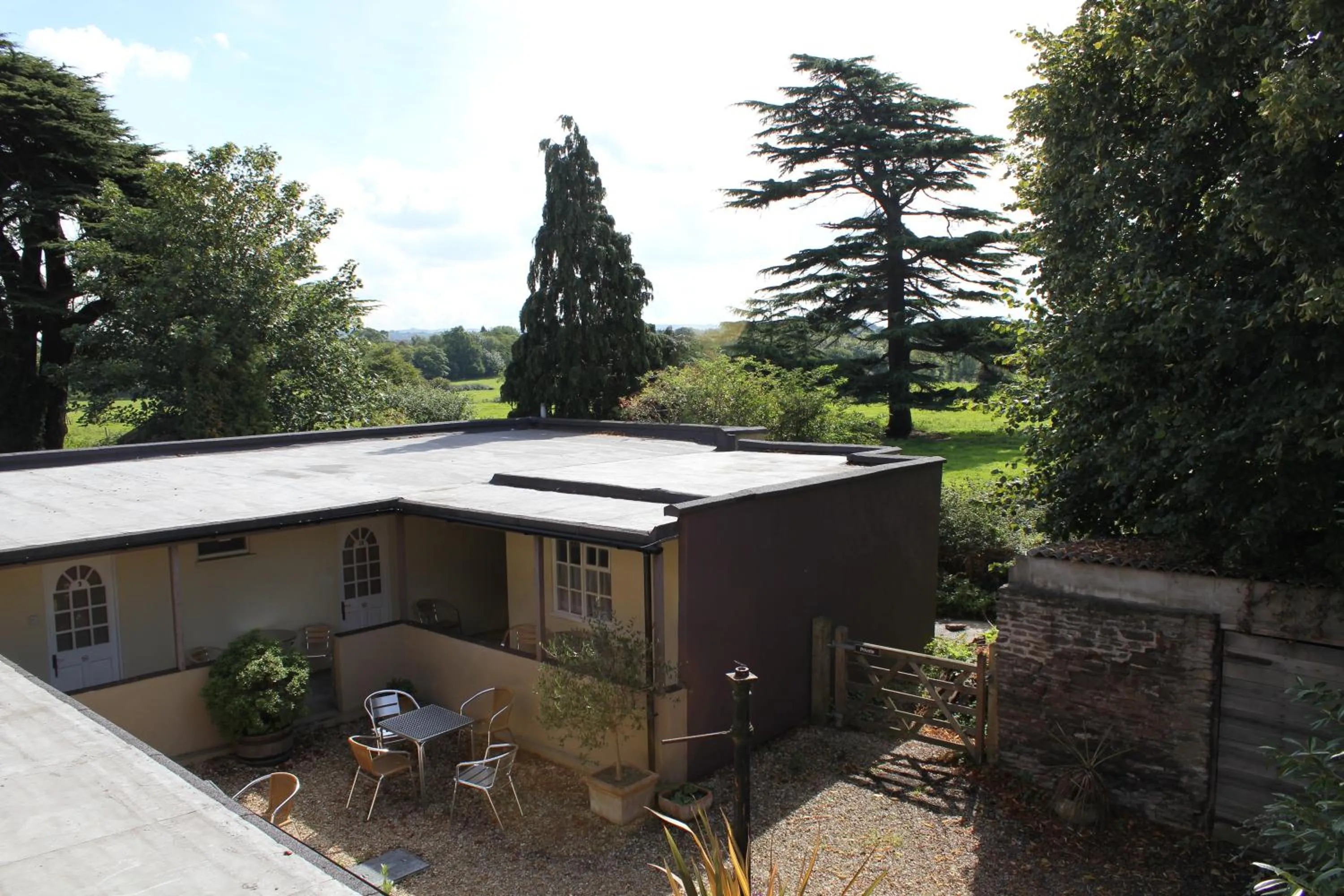 Area and facilities in The Coach House