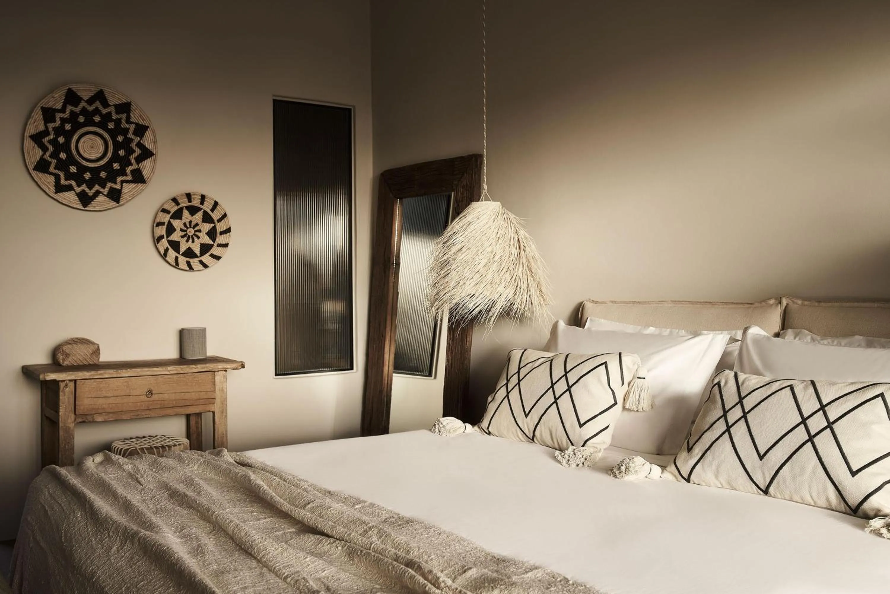 Photo of the whole room, Bed in Amyth of Mykonos Agios Stefanos