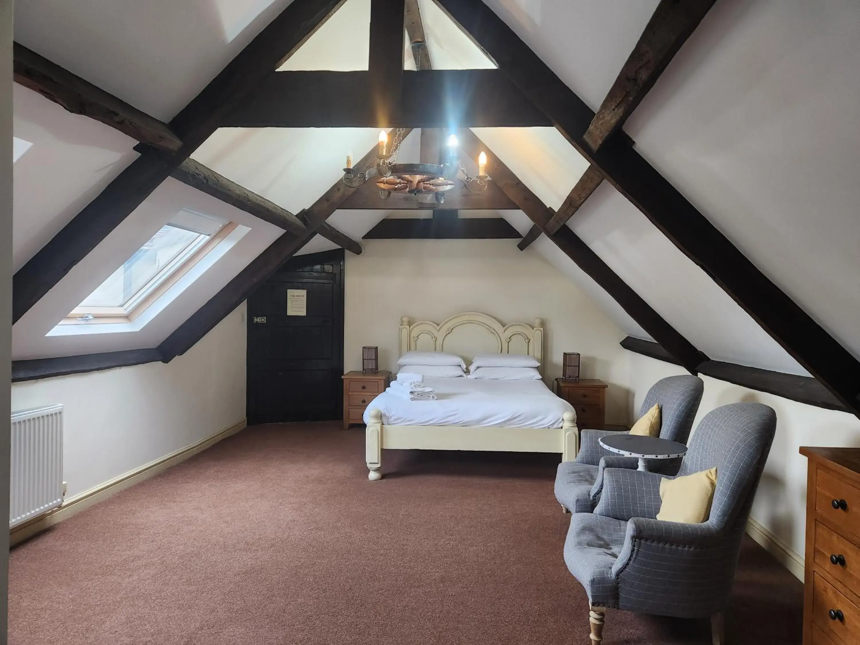 Comfort Triple Room with Shower in Langley Inn Comfort Triple Room with Shower in Langley Inn