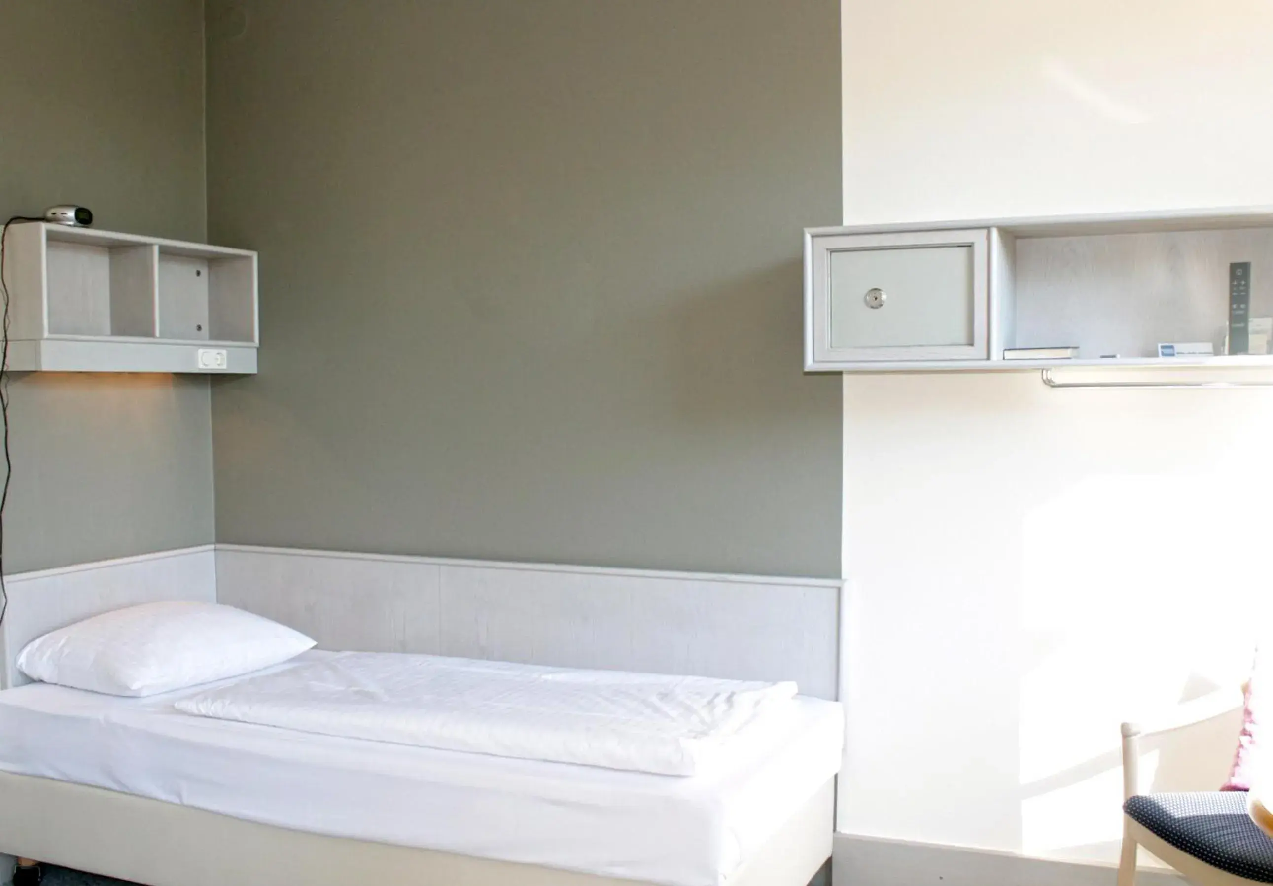 Economy Twin Room in Hotel St.-Michaels-Heim Economy Twin Room in Hotel St.-Michaels-Heim