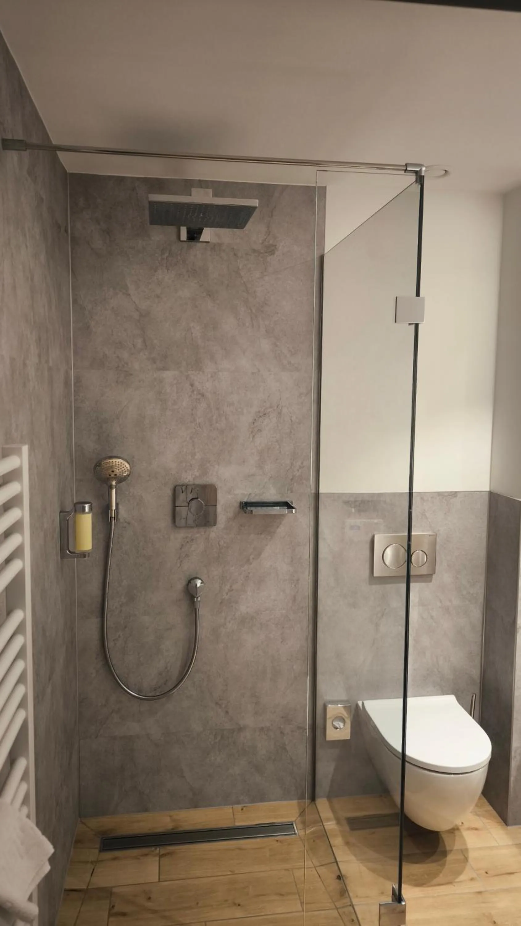 Shower in Hotel St.-Michaels-Heim