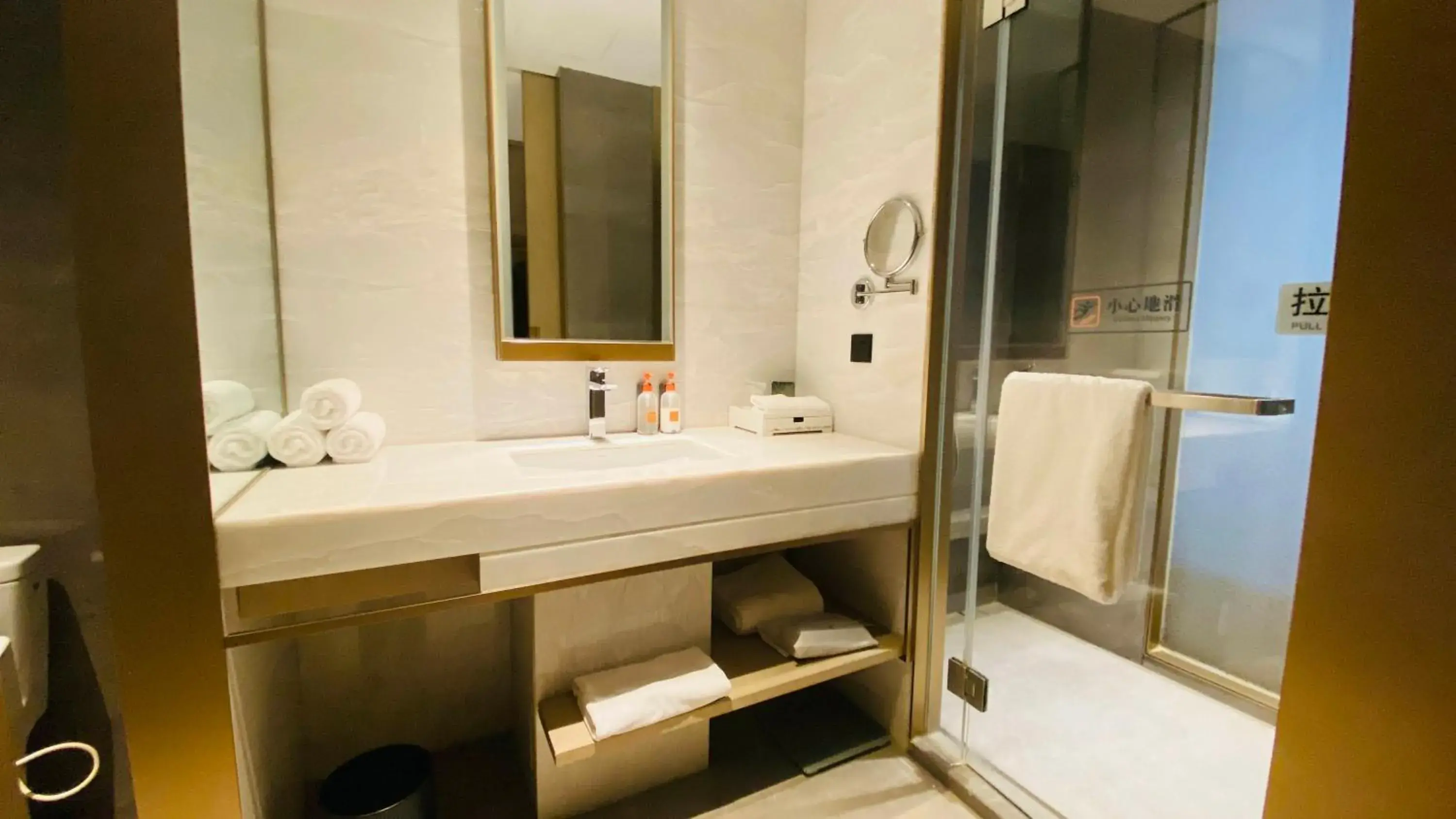 Premium King Room - Lounge Access in Crowne Plaza Fuzhou South by IHG Premium King Room - Lounge Access in Crowne Plaza Fuzhou South by IHG