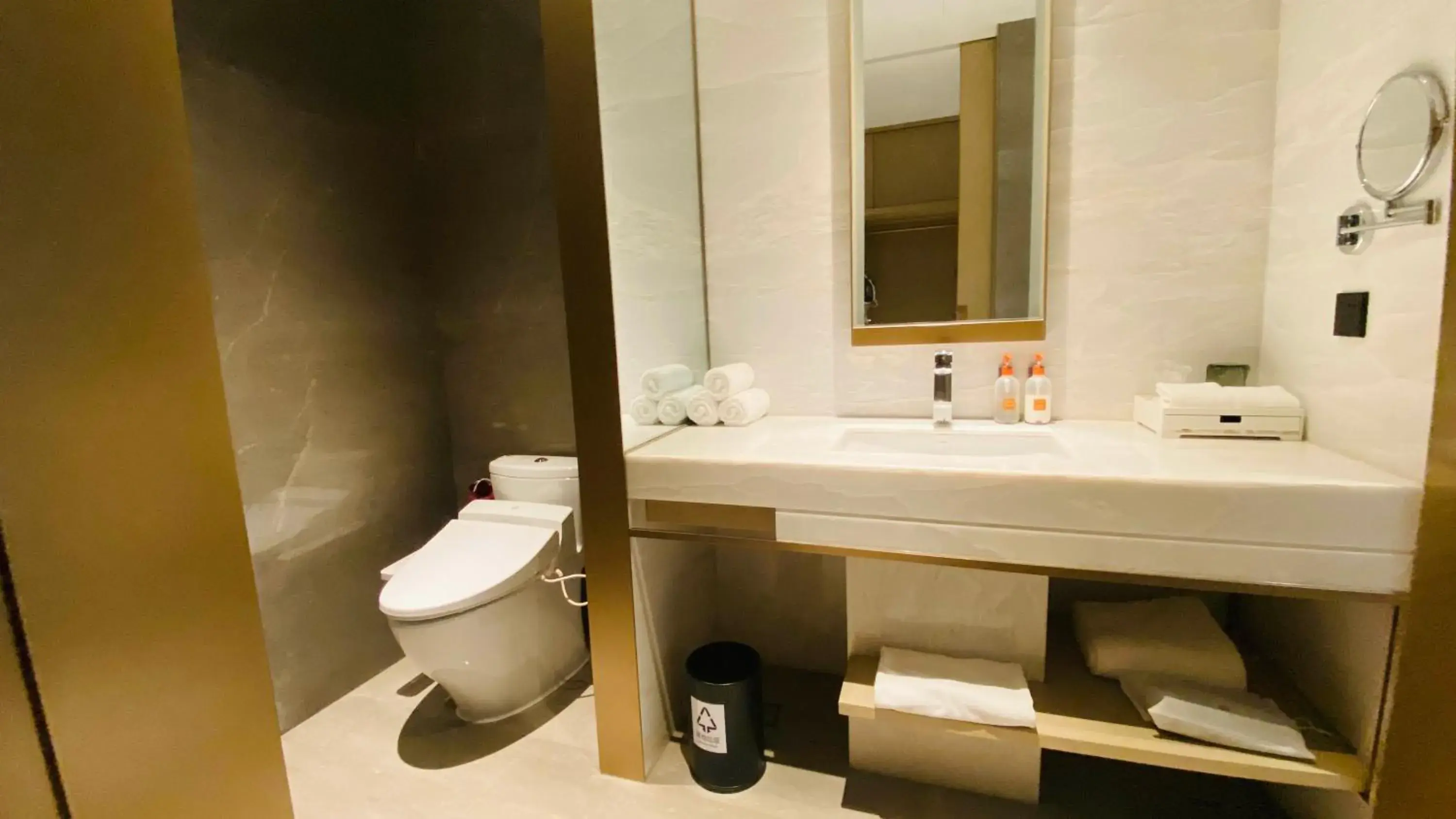 Standard King Room in Crowne Plaza Fuzhou South by IHG Standard King Room in Crowne Plaza Fuzhou South by IHG
