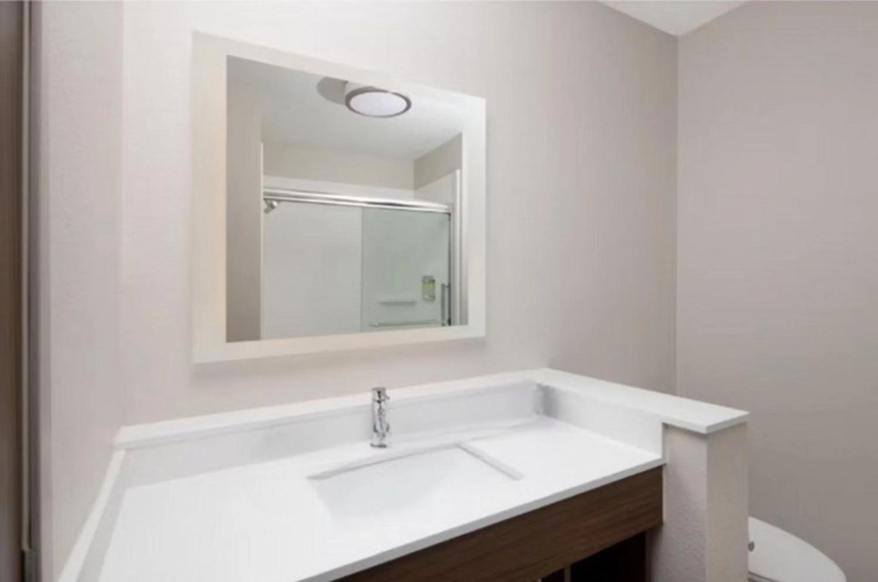 Bathroom in Holiday Inn Express & Suites Ft Myers Beach-Sanibel Gateway by IHG