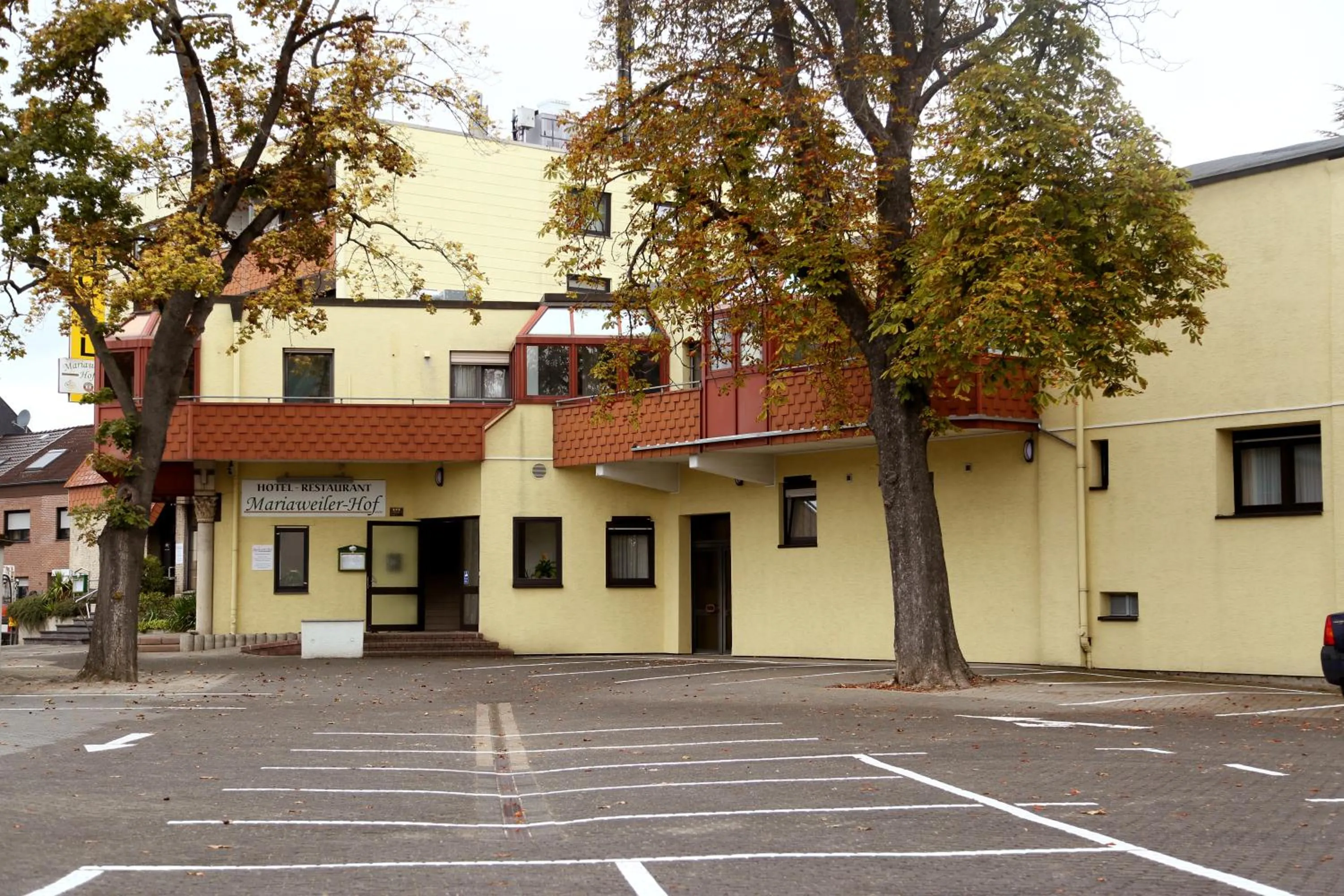 Facade/entrance in Mariaweiler Hof