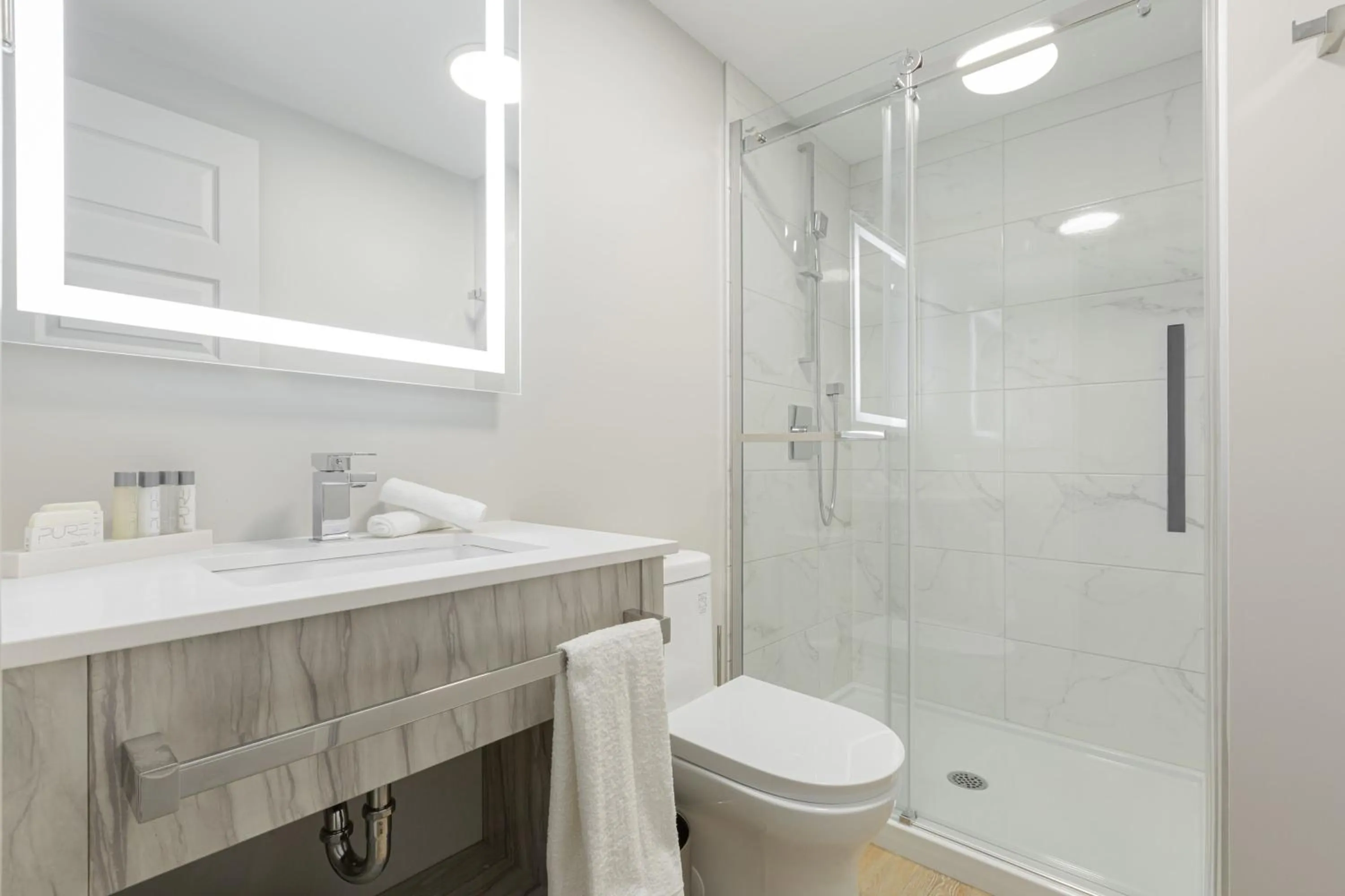 Shower in Griffintown Hôtel