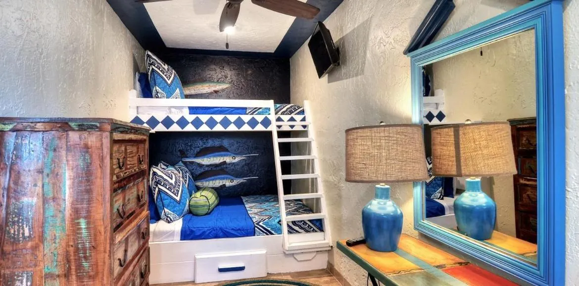 Bed in Beachcomber Inn