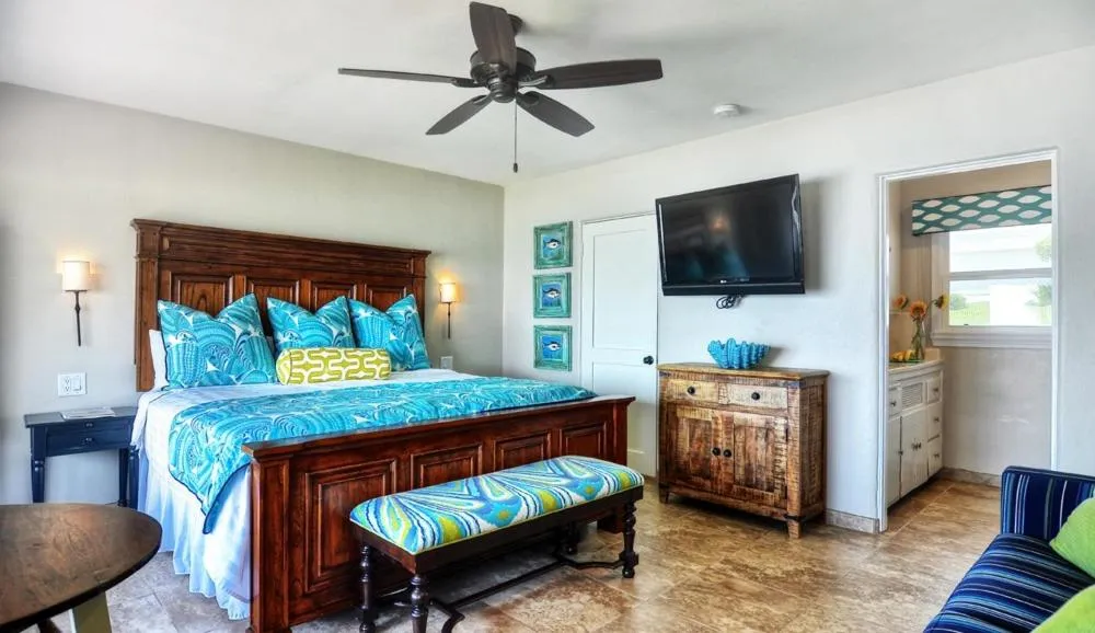 Bed in Beachcomber Inn