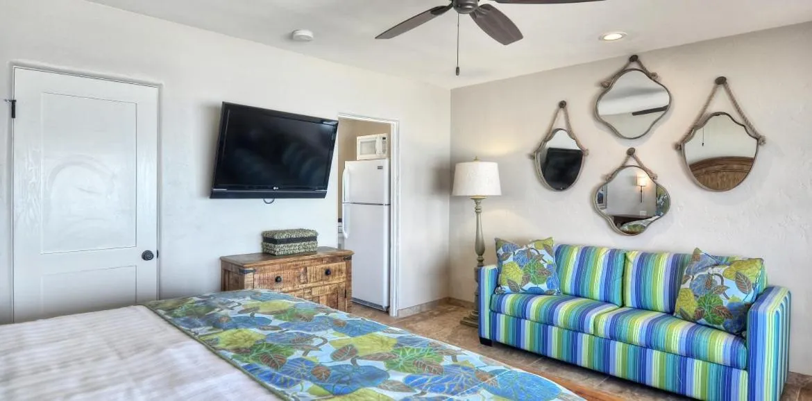 Bed in Beachcomber Inn