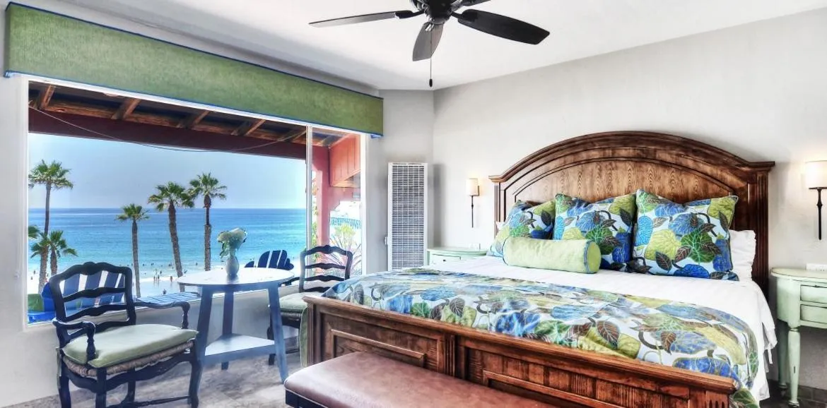 Bed in Beachcomber Inn