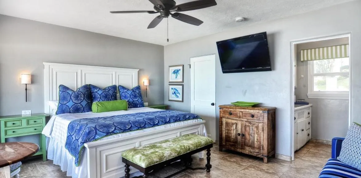 Bed in Beachcomber Inn