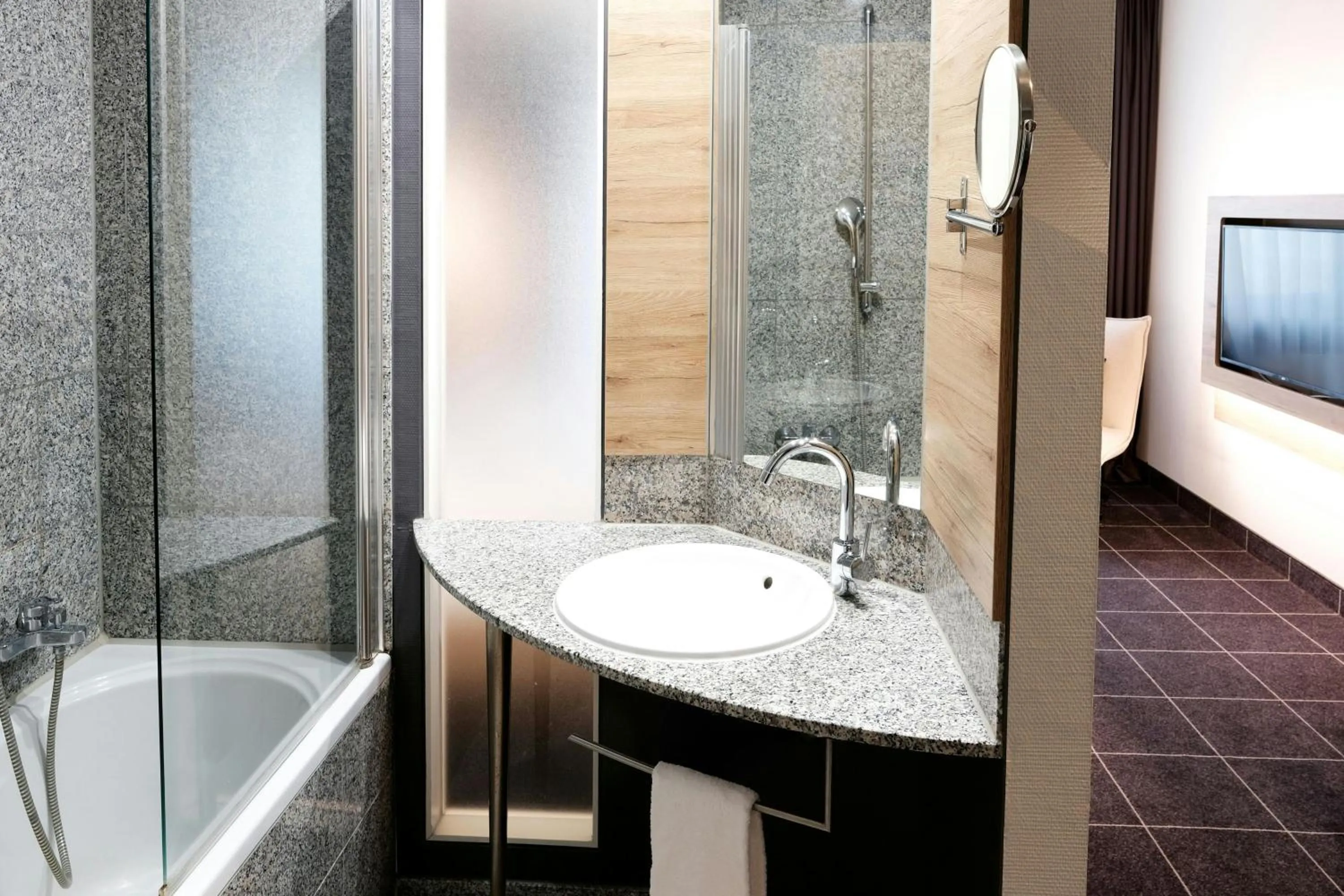 Bathroom in Four Points Flex by Sheraton Ratingen Düsseldorf Airport