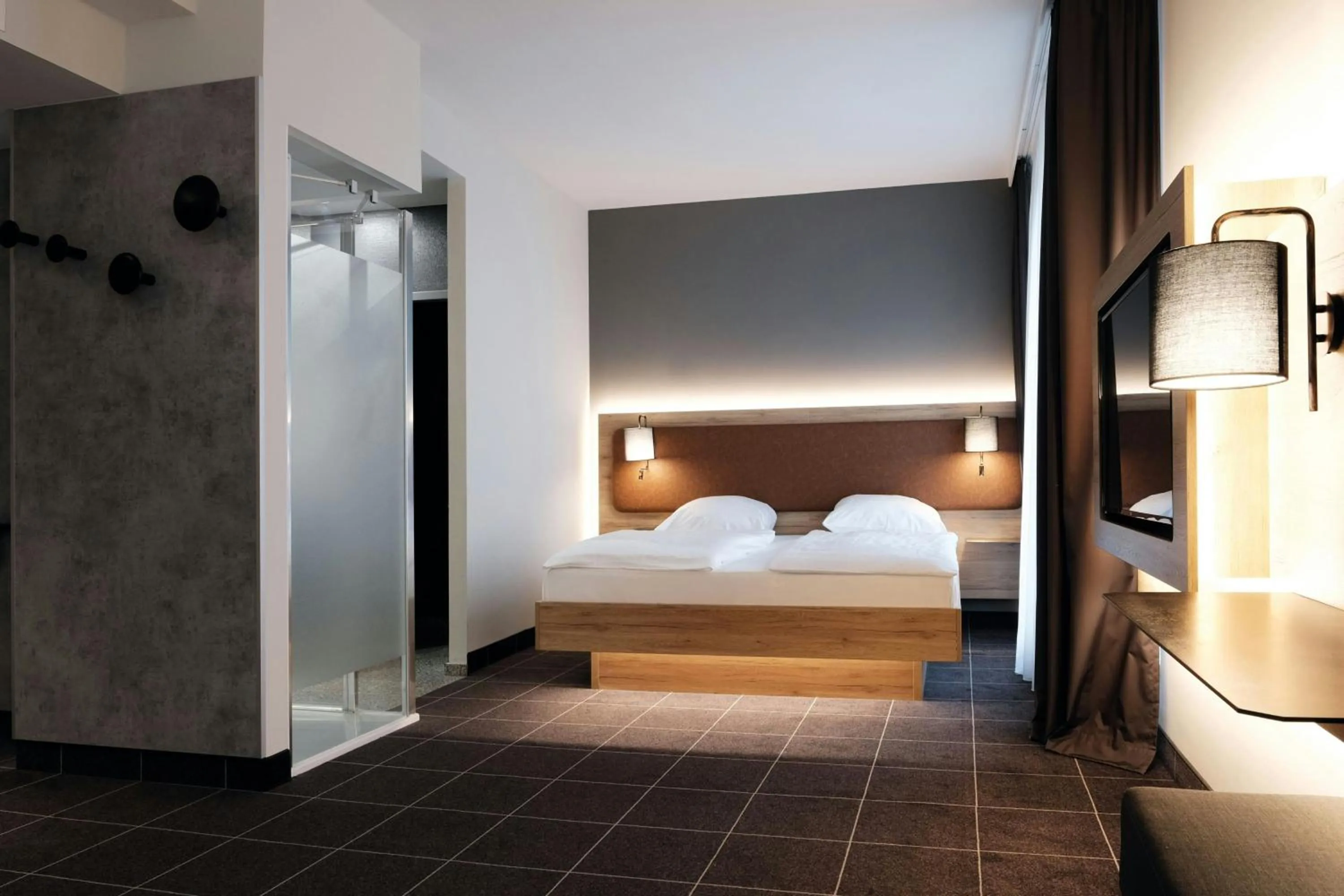 Photo of the whole room, Bed in Four Points Flex by Sheraton Ratingen Düsseldorf Airport
