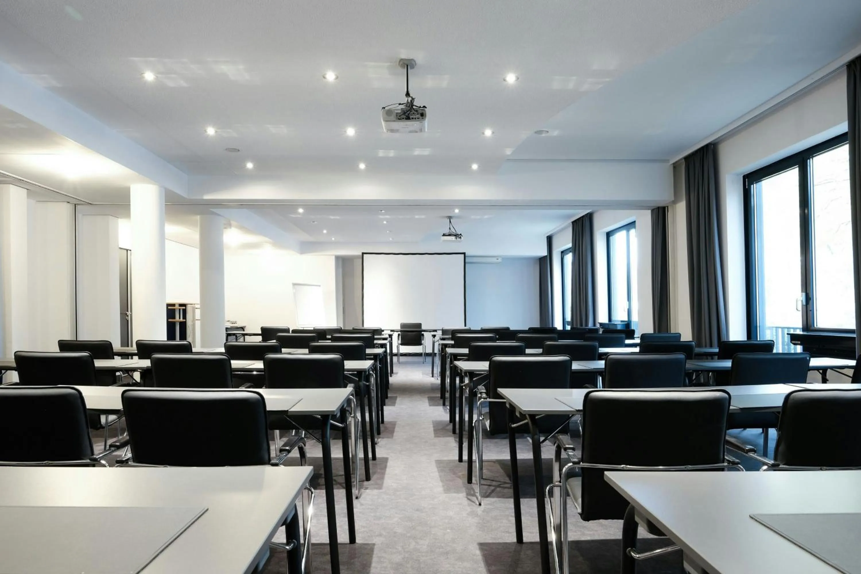 Meeting/conference room in Four Points Flex by Sheraton Ratingen Düsseldorf Airport