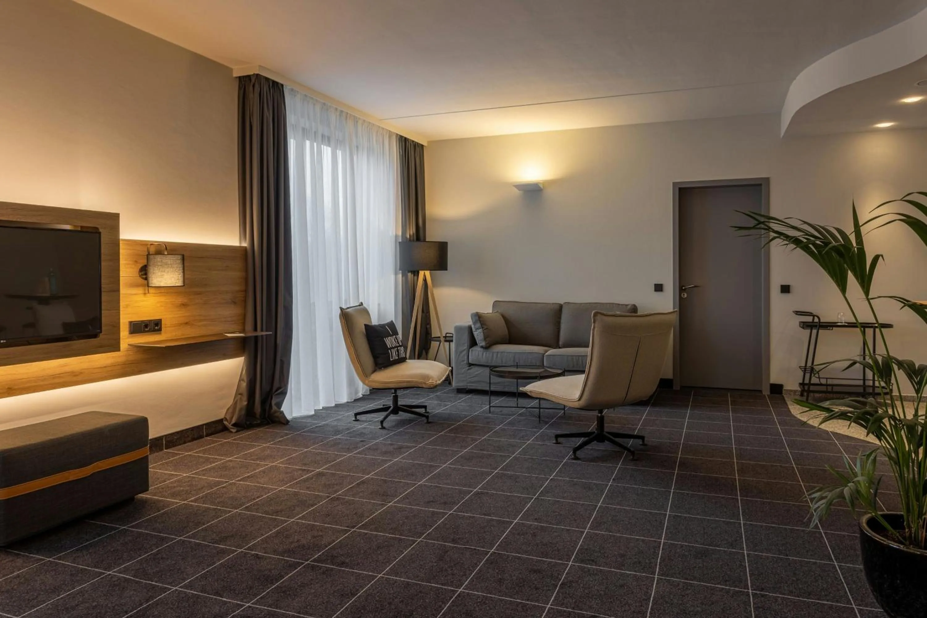 Photo of the whole room, Bed in Four Points Flex by Sheraton Ratingen Düsseldorf Airport