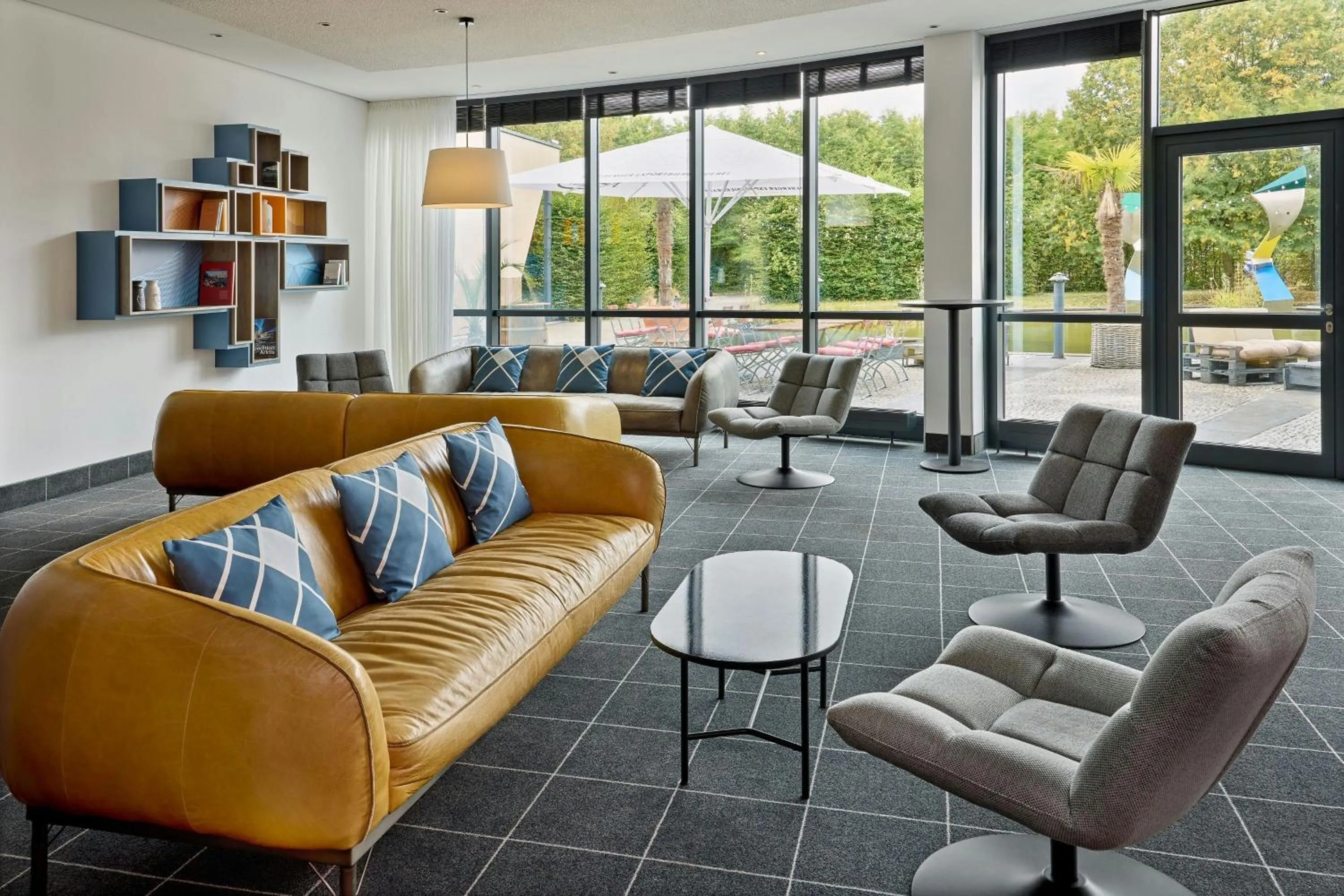 Lounge or bar in Four Points Flex by Sheraton Ratingen Düsseldorf Airport