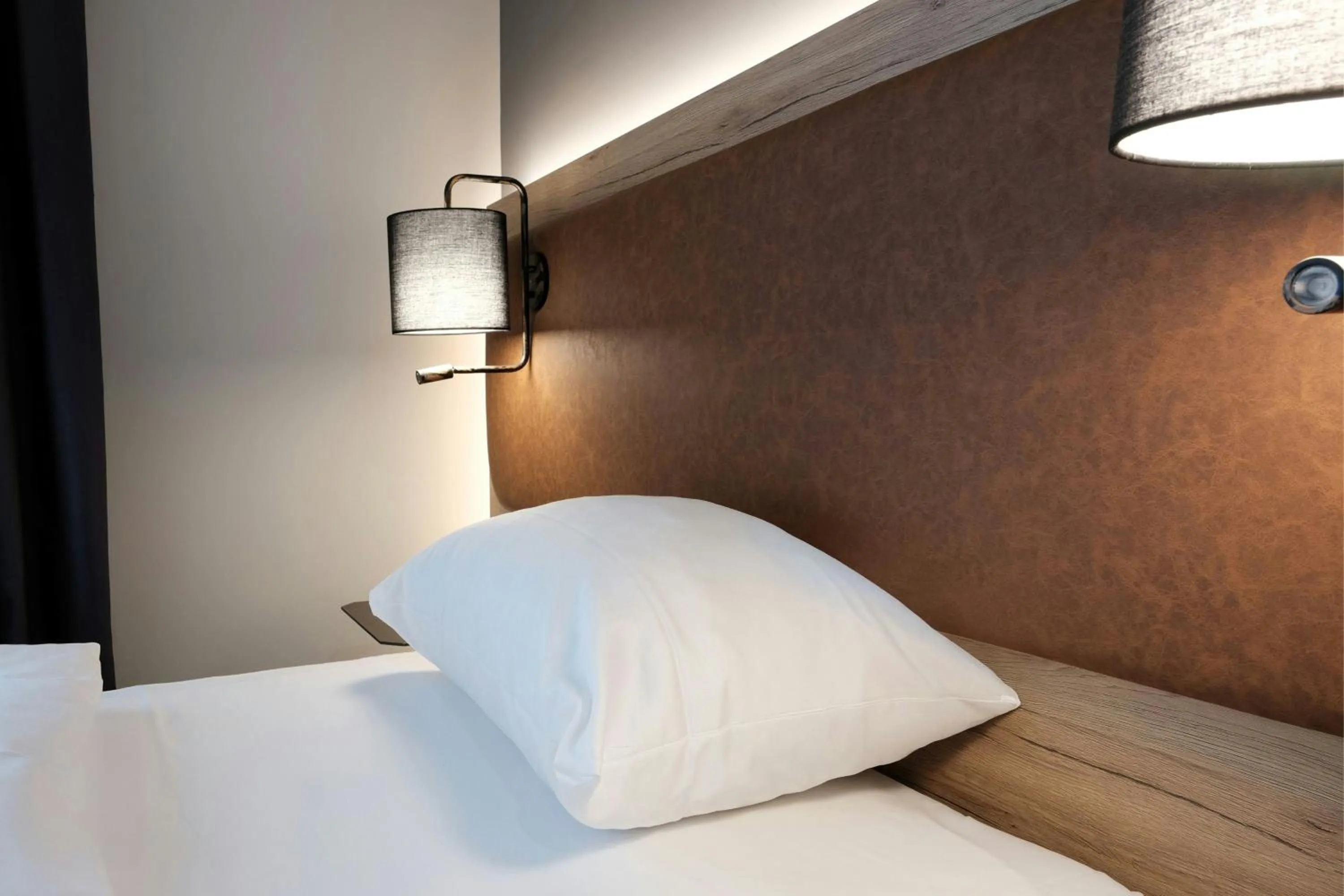 Photo of the whole room, Bed in Four Points Flex by Sheraton Ratingen Düsseldorf Airport