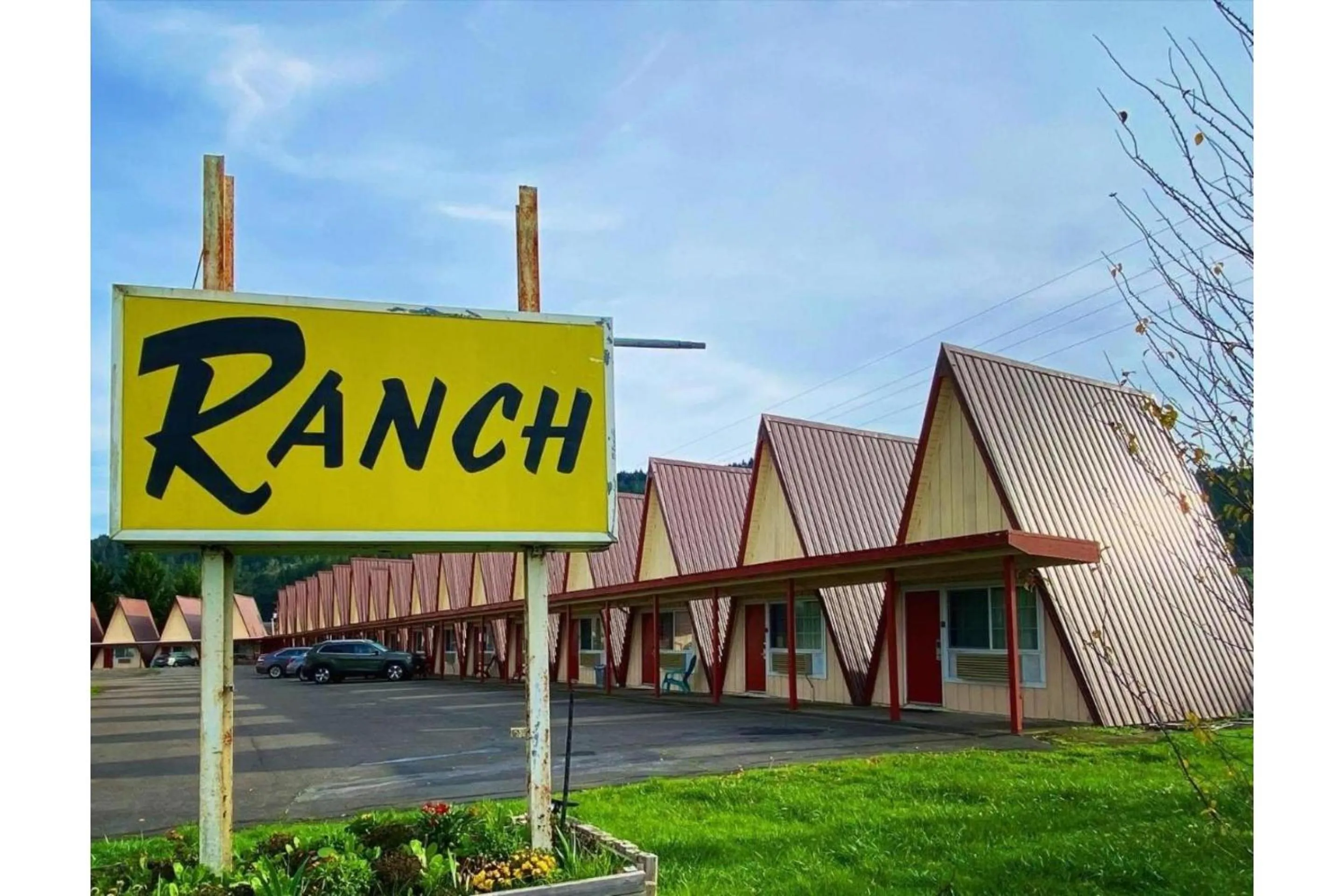 Property building in The Ranch Motel