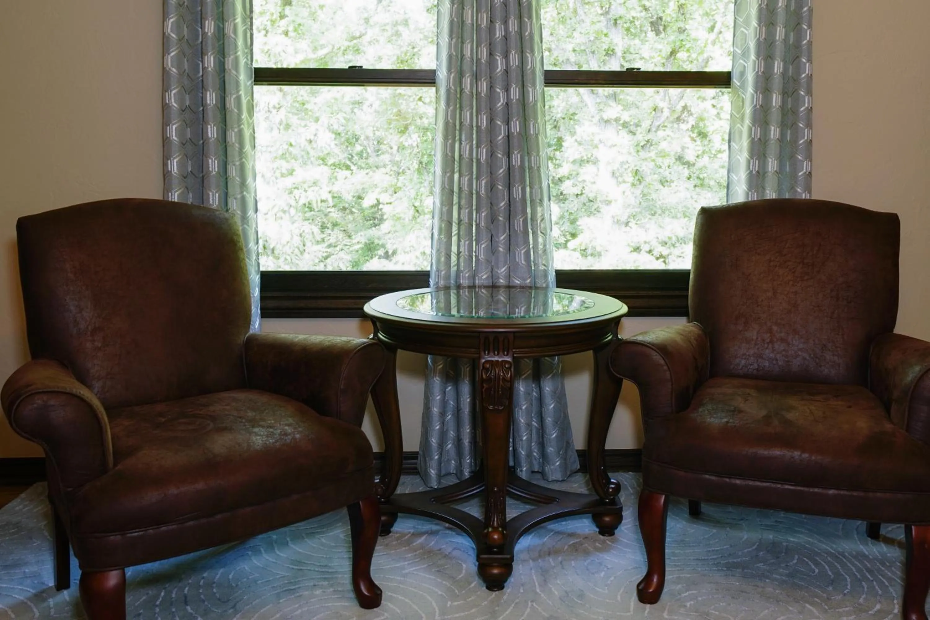 Seating area in Hidden Meadows Bed and Breakfast