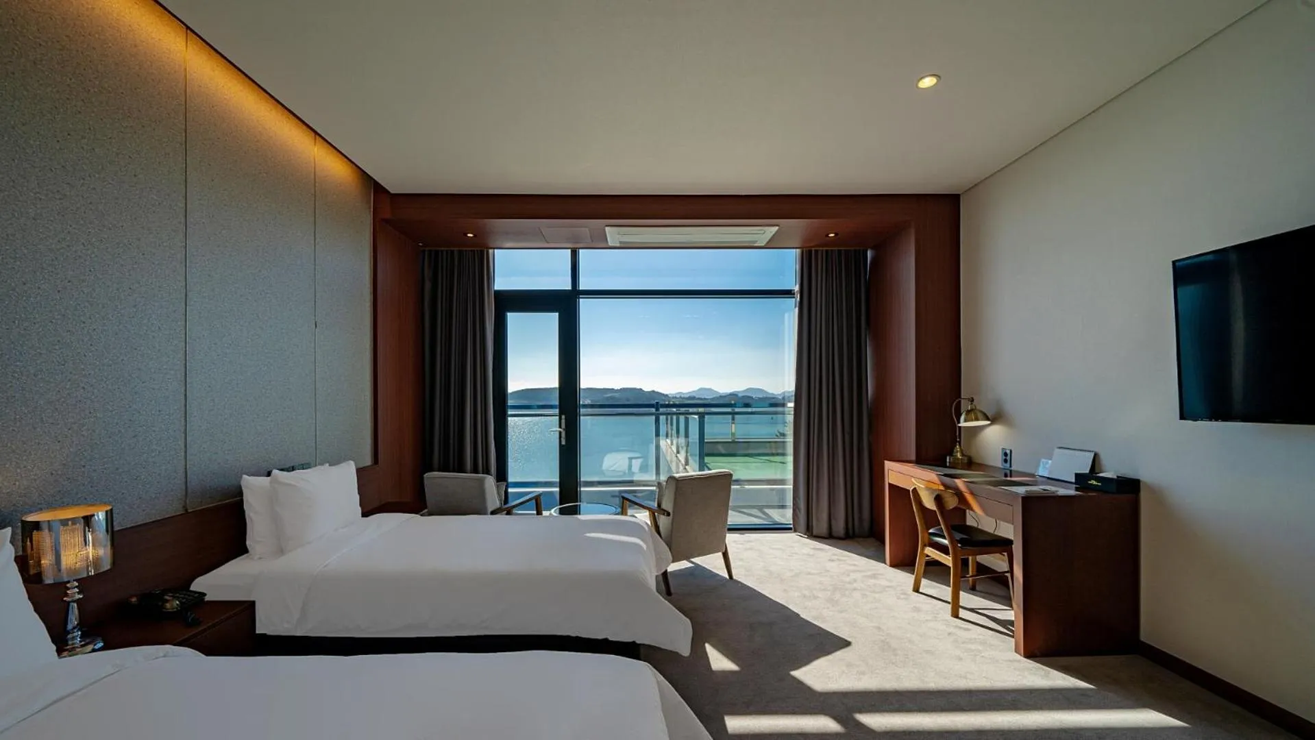 Bed in Hotel JCS Yeosu