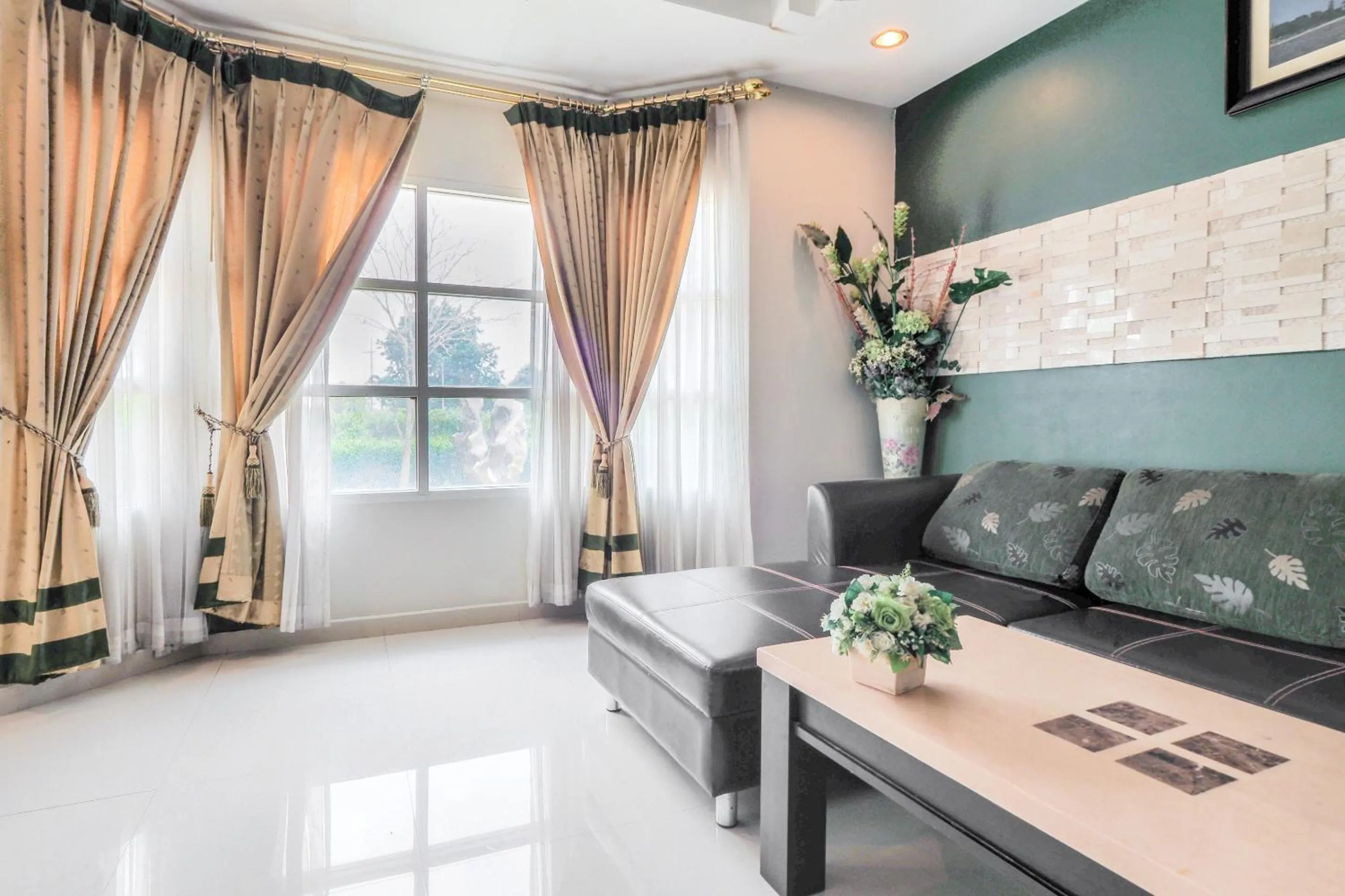 Bedroom in OYO 926 Sydney Resort