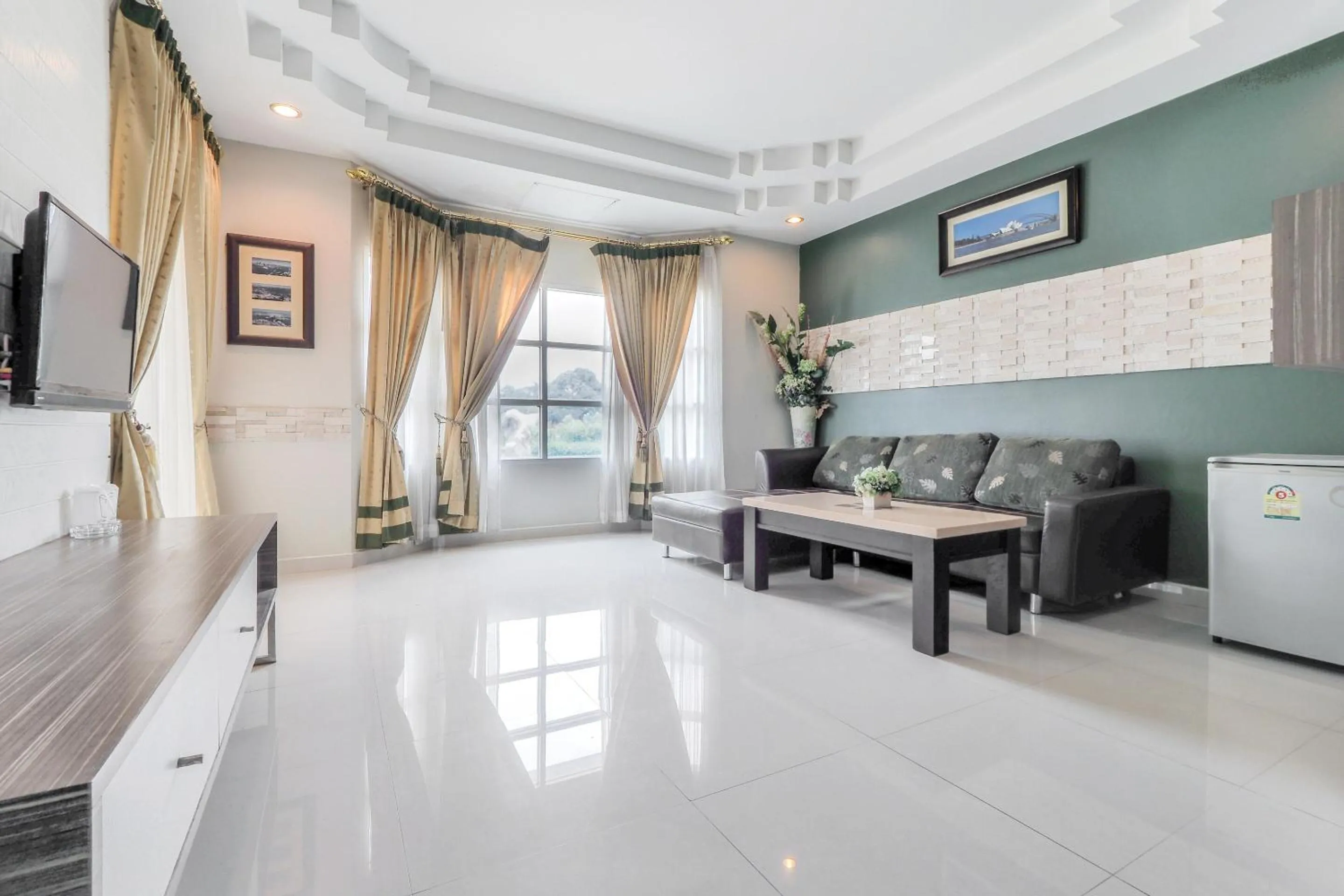 Bedroom in OYO 926 Sydney Resort