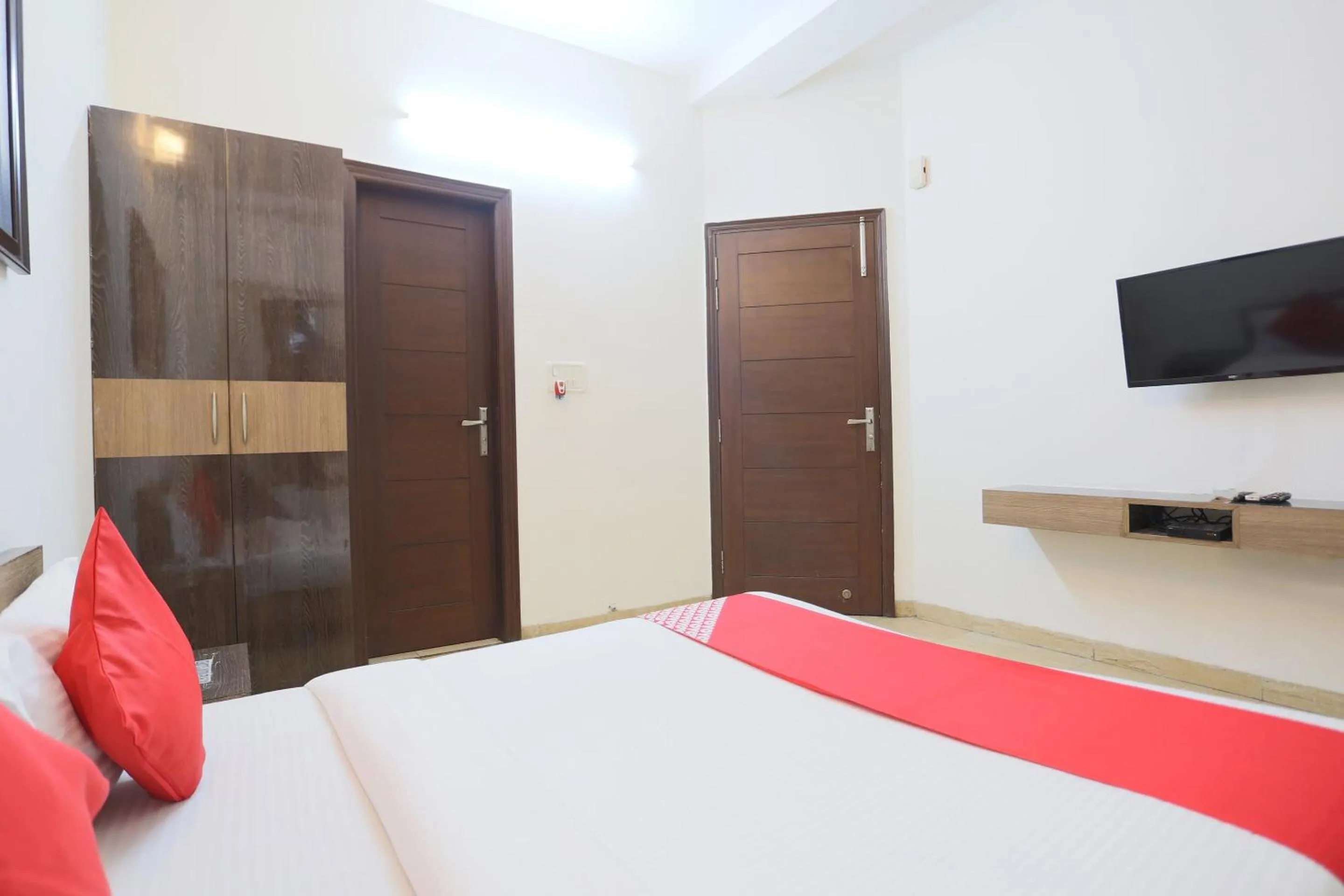 Bedroom, Bed in Hotel O New Raj Kamal