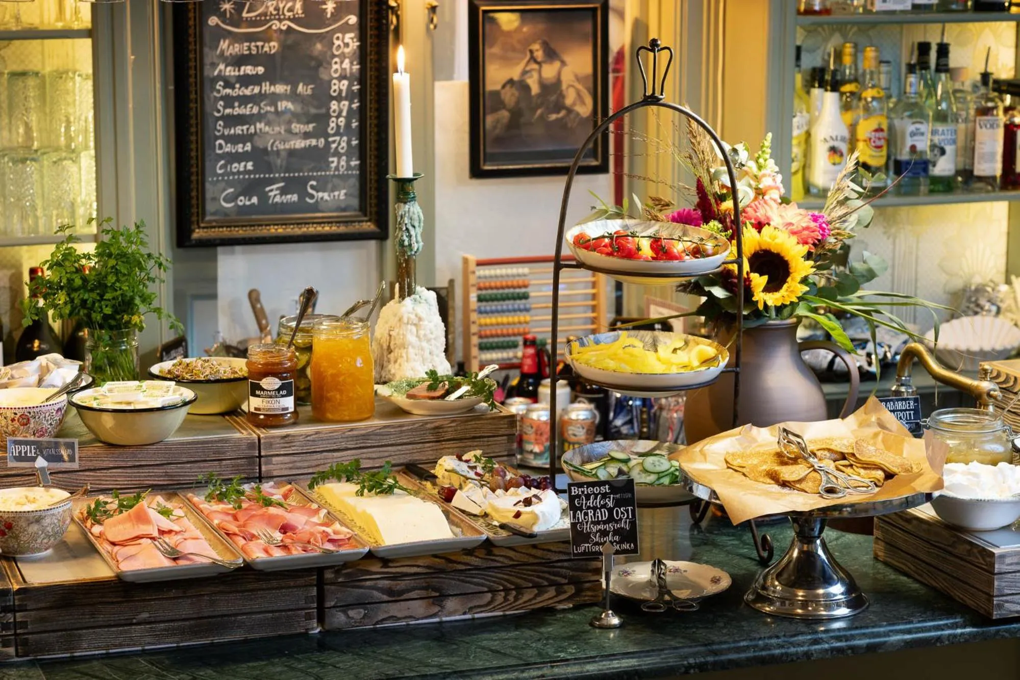 Breakfast in Strandflickornas Annex Gula Villan