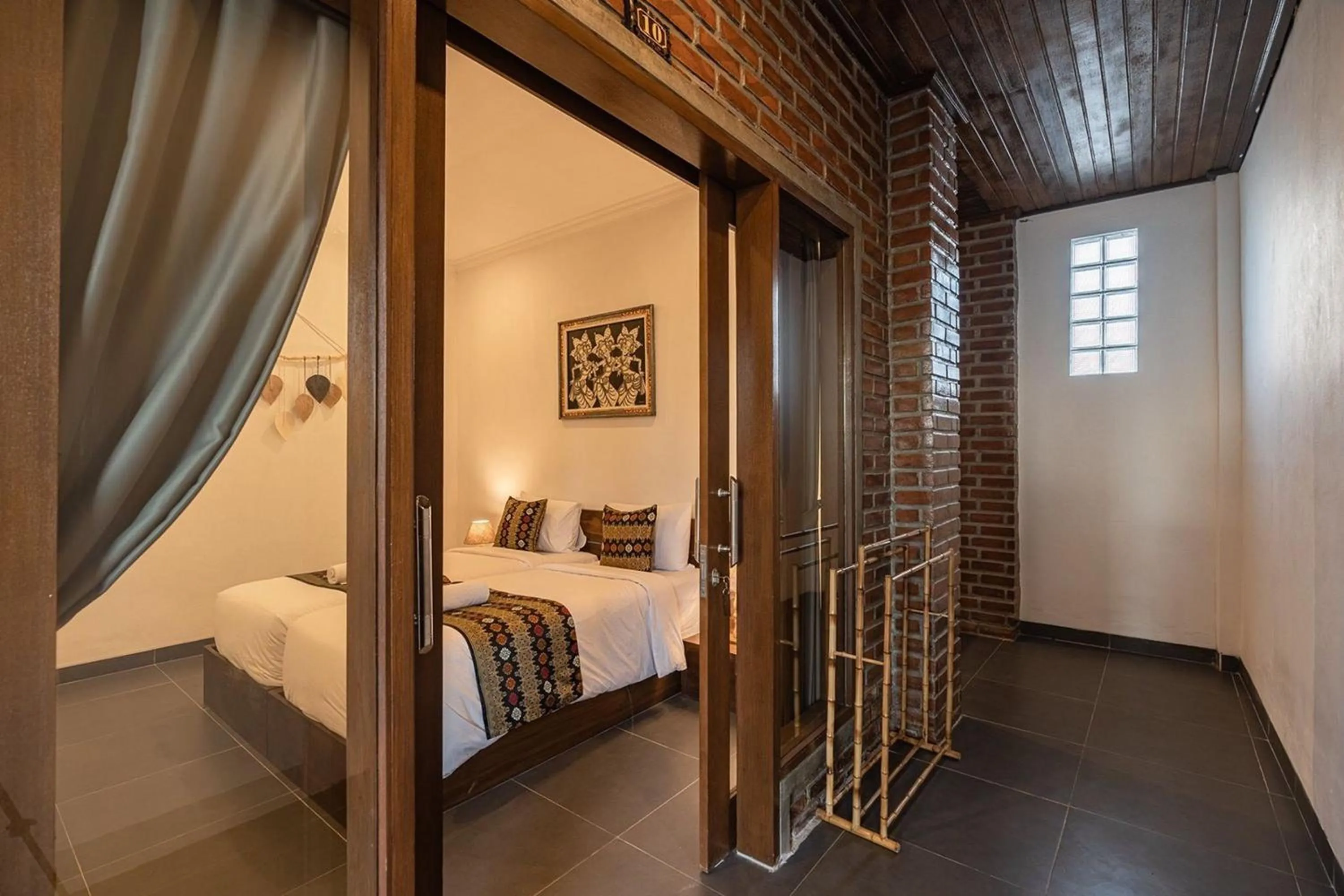 Bedroom, Bed in D'Meten Guest House Canggu