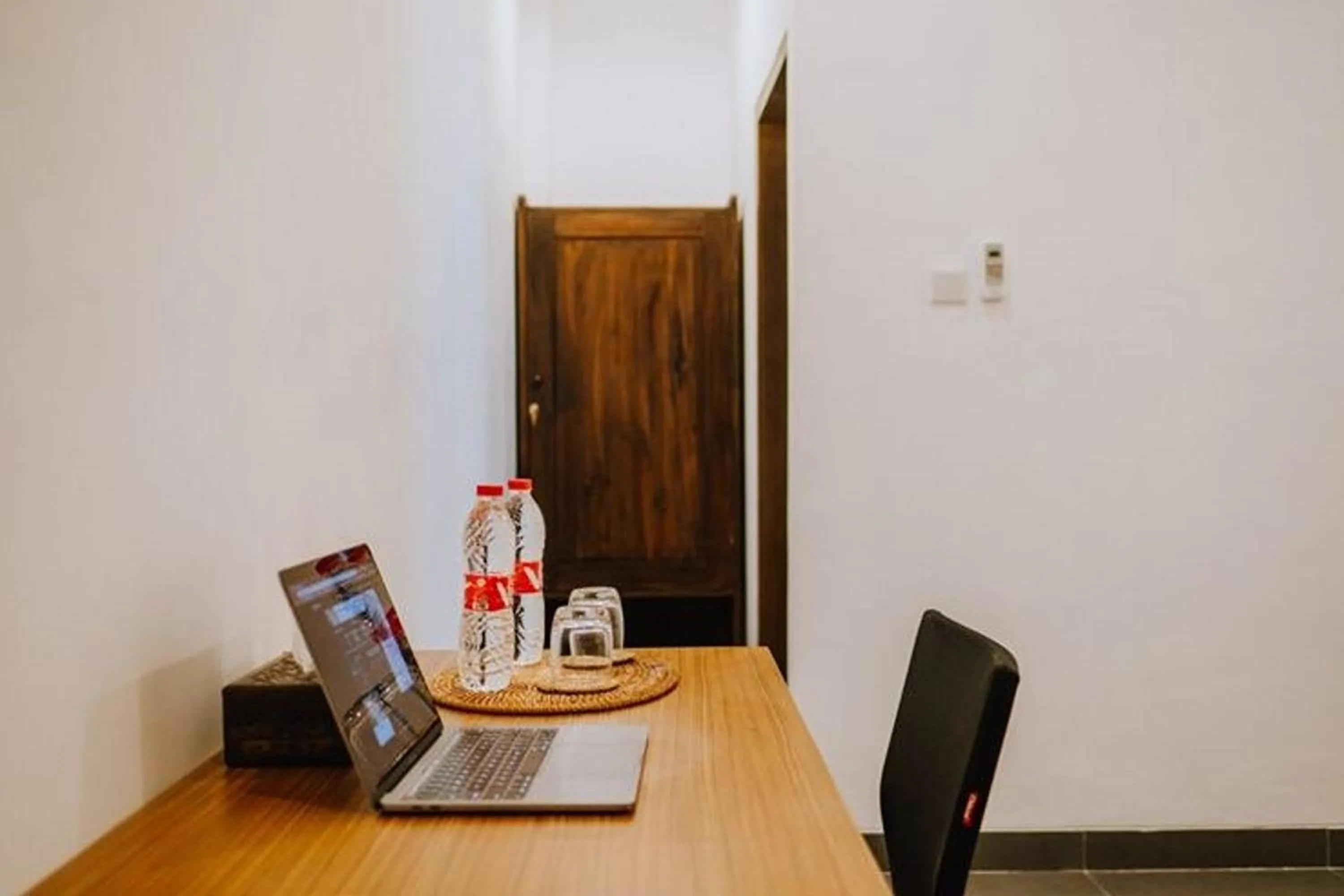 Area and facilities in D'Meten Guest House Canggu