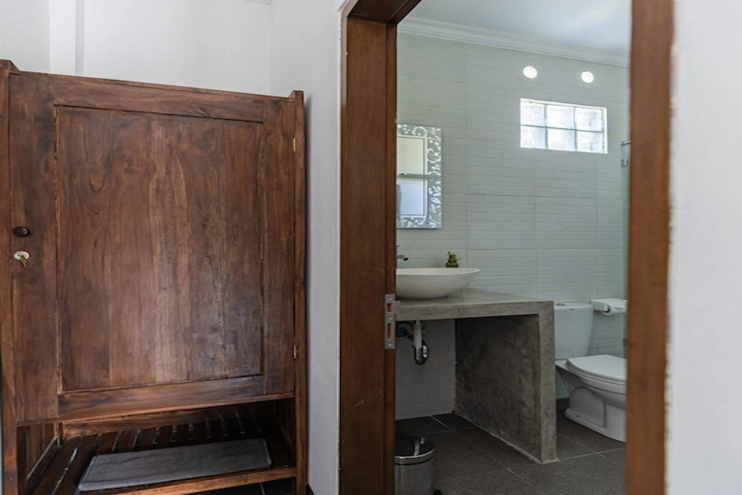 Bathroom in D'Meten Guest House Canggu
