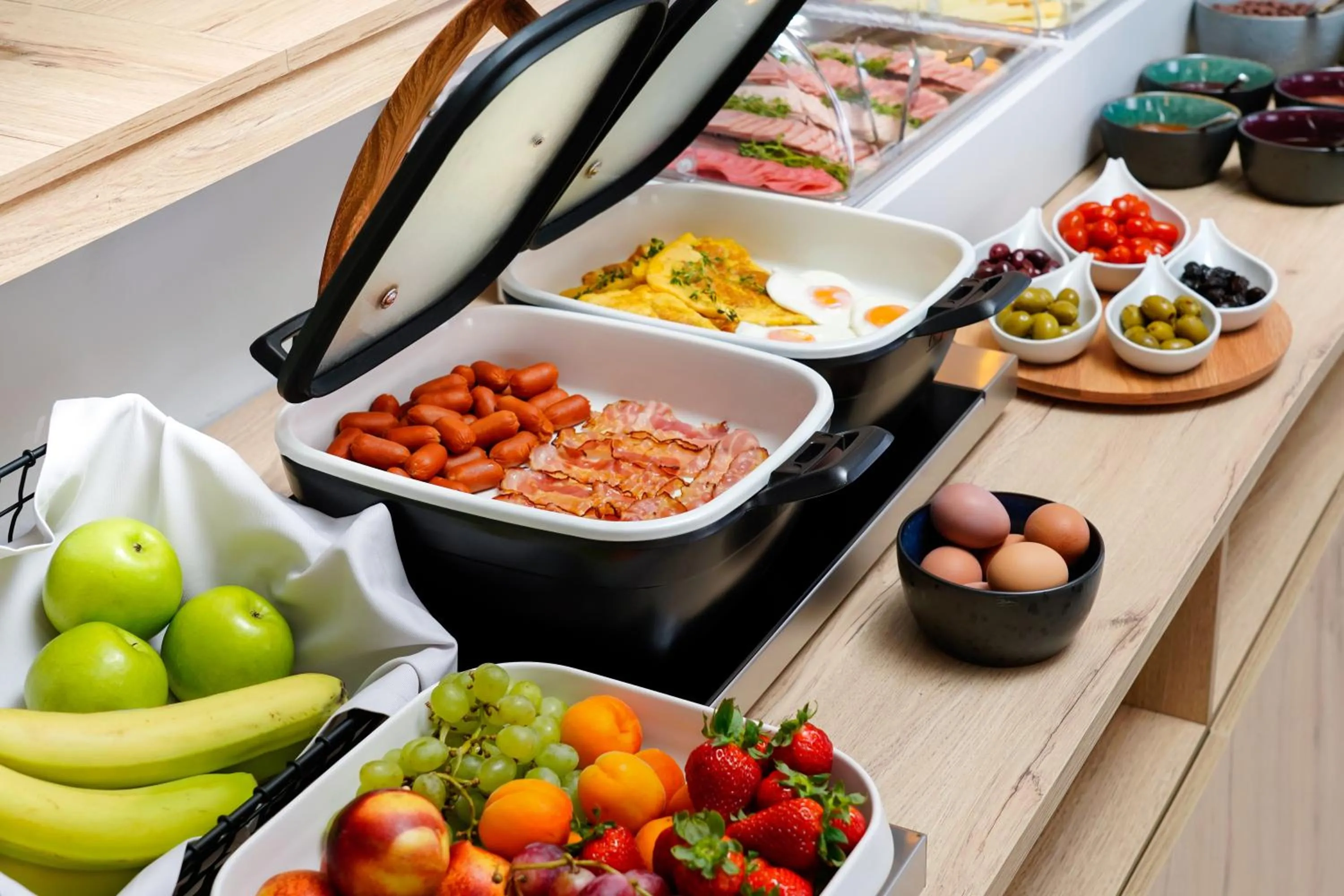 Breakfast in Nefeli Fresh Hotel by Del Mare