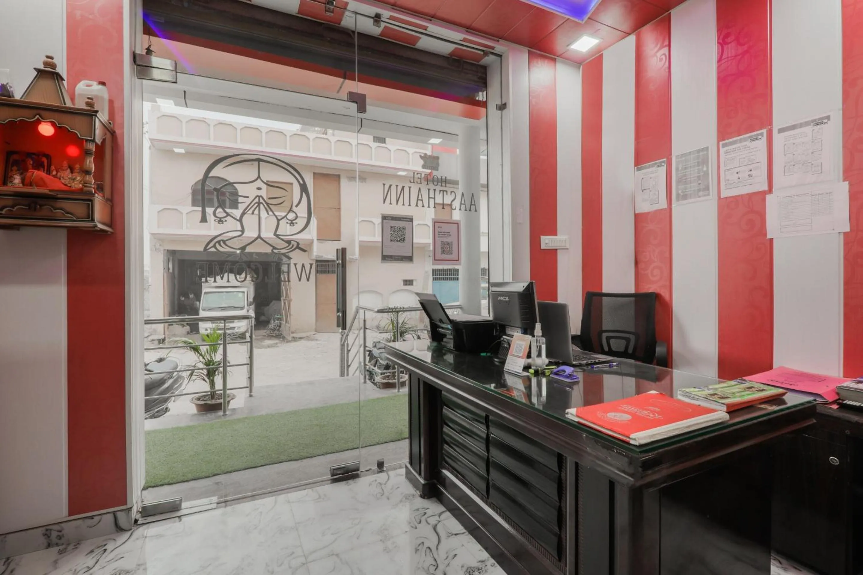 Lobby or reception in Super Hotel O Aastha Near Chaudhary Charan Singh International Airport