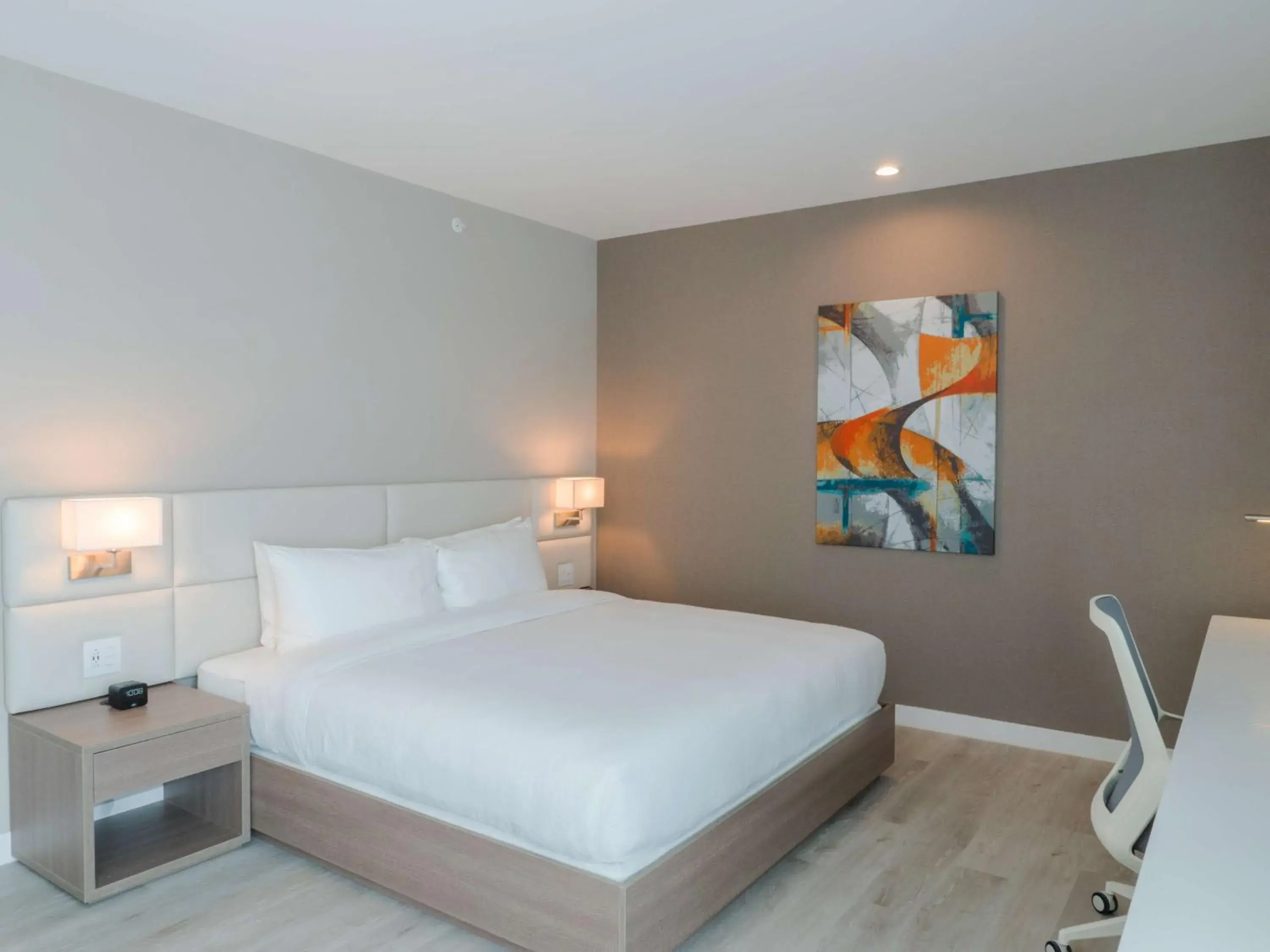 Deluxe King Room - Mobility Access in Hilton Garden Inn Santa Ana, San Jose Deluxe King Room - Mobility Access in Hilton Garden Inn Santa Ana, San Jose