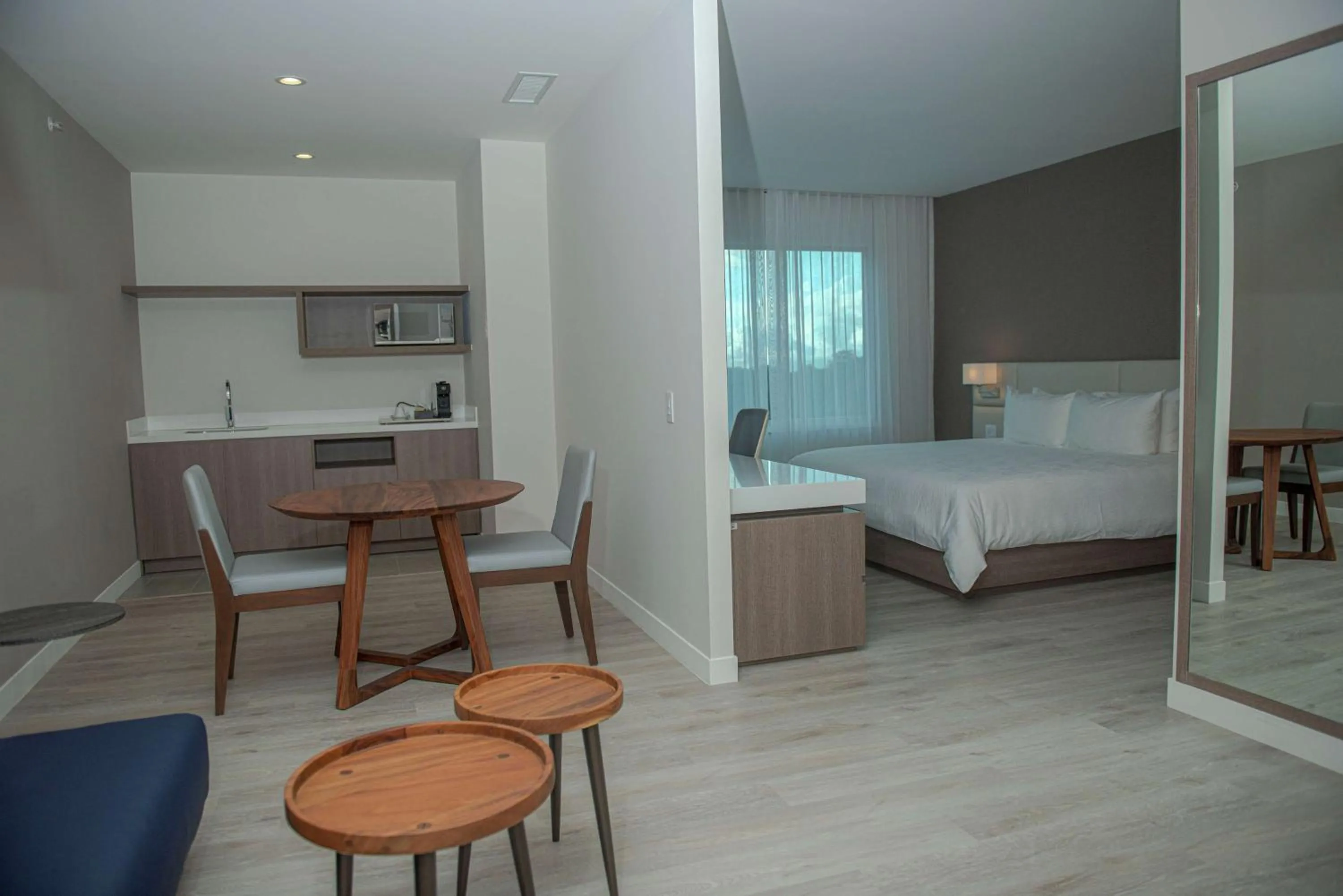 Kitchen or kitchenette, Bed in Hilton Garden Inn Santa Ana, San Jose