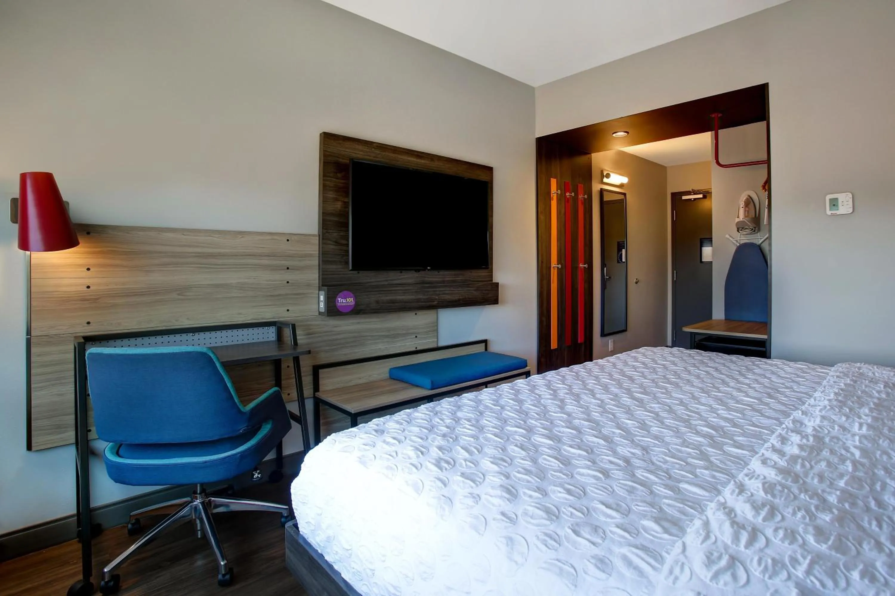 Bed in Tru By Hilton Alcoa Knoxville Airport, Tn