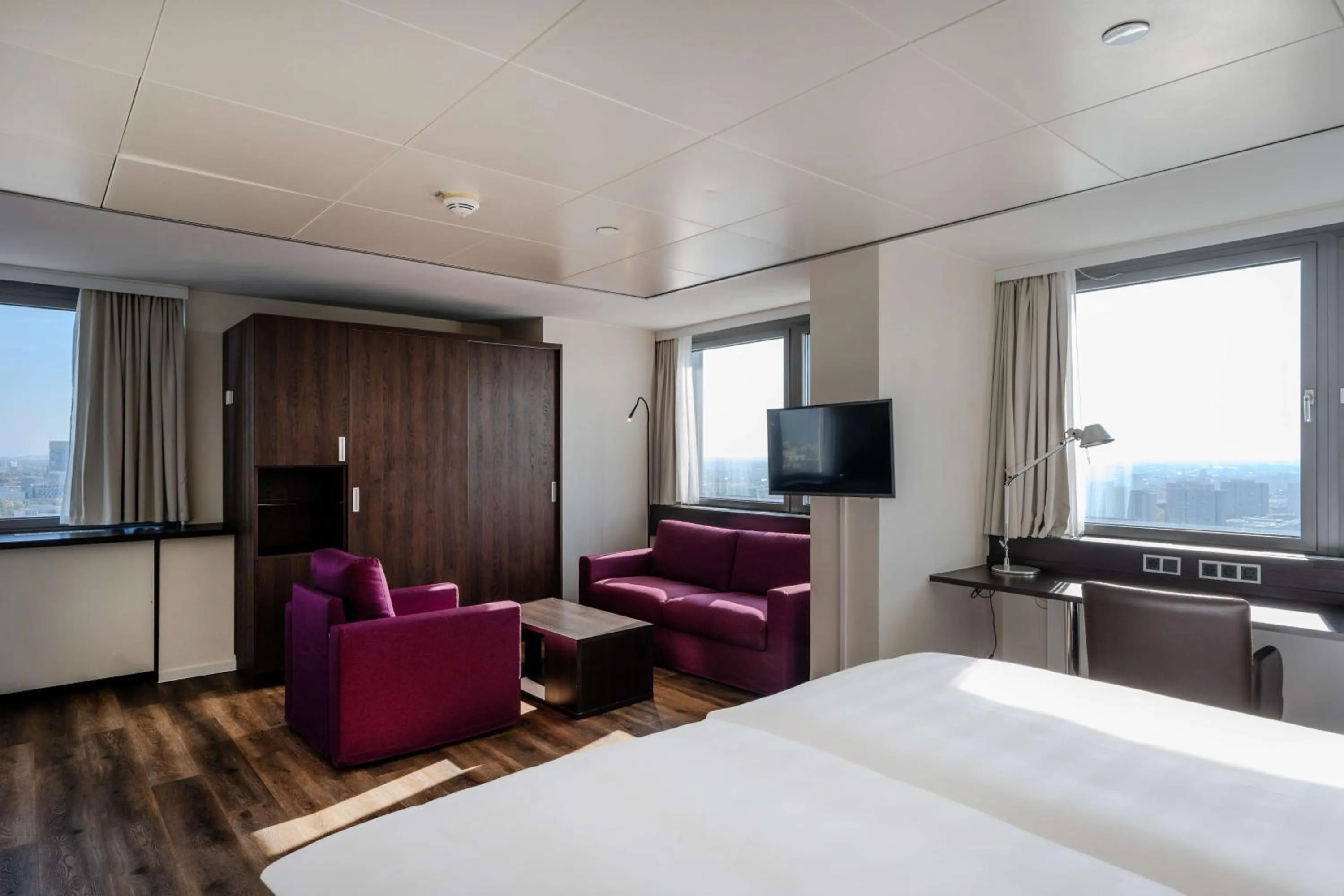 Photo of the whole room, Bed in Park Inn by Radisson Berlin Alexanderplatz