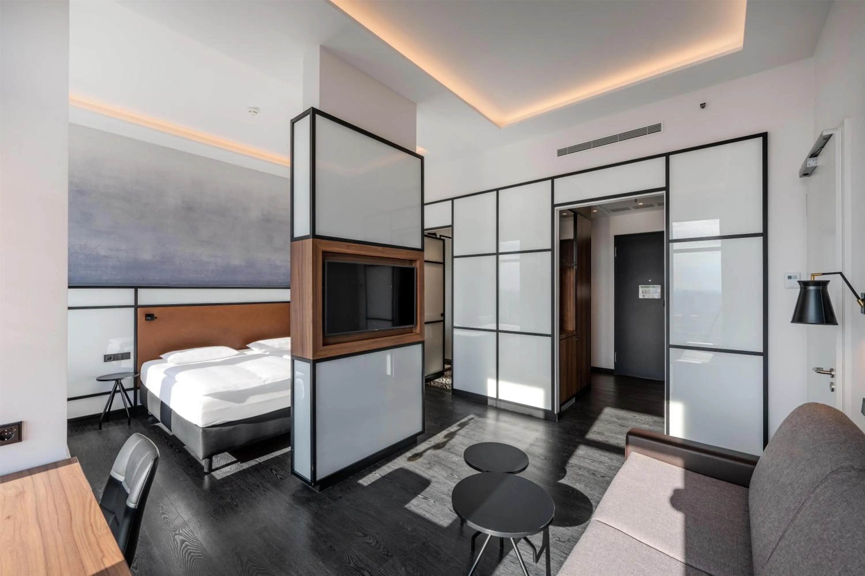 Photo of the whole room, Bed in Park Inn by Radisson Berlin Alexanderplatz