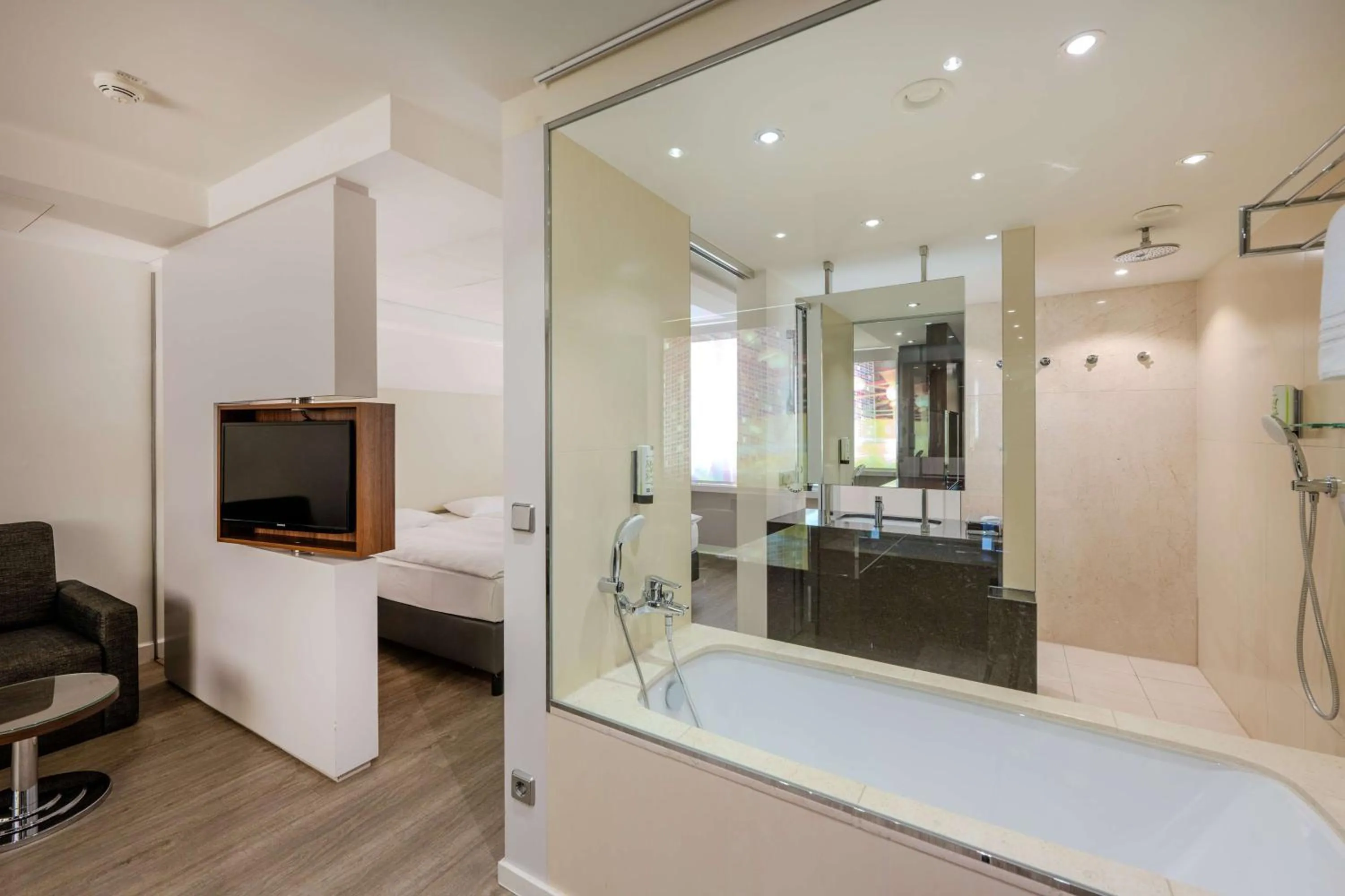 Photo of the whole room in Park Inn by Radisson Berlin Alexanderplatz