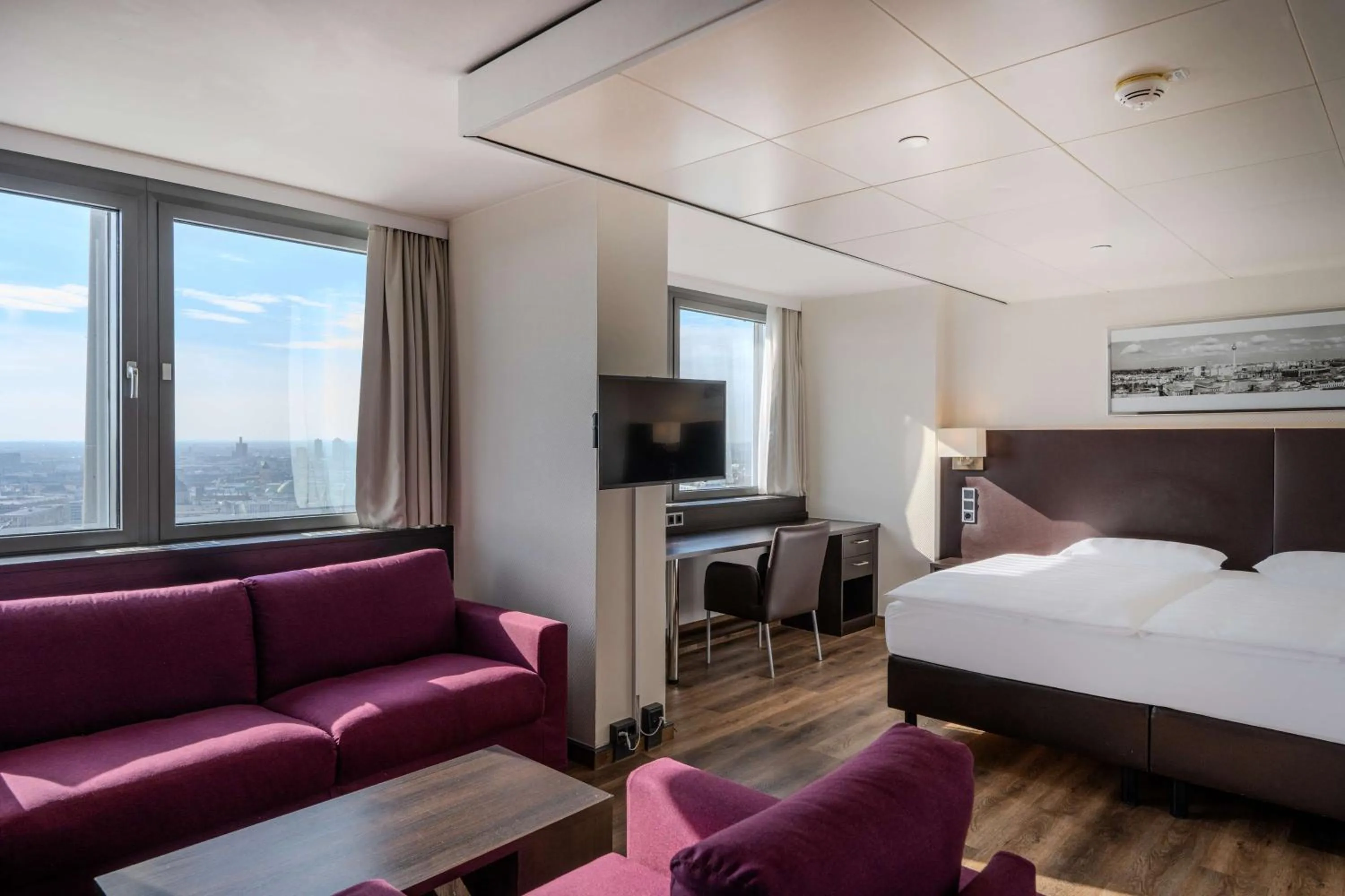 Photo of the whole room, Bed in Park Inn by Radisson Berlin Alexanderplatz