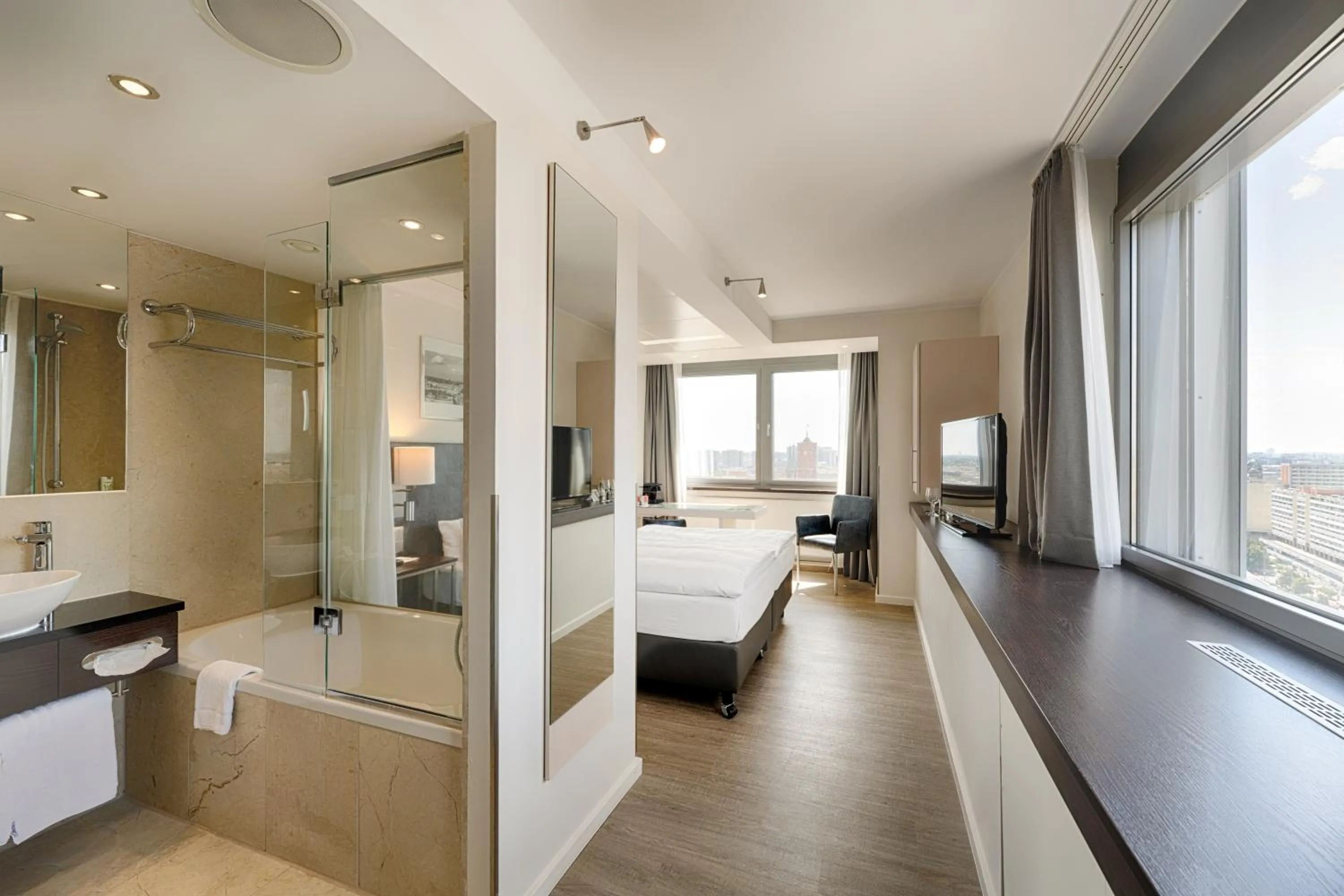 Photo of the whole room in Park Inn by Radisson Berlin Alexanderplatz