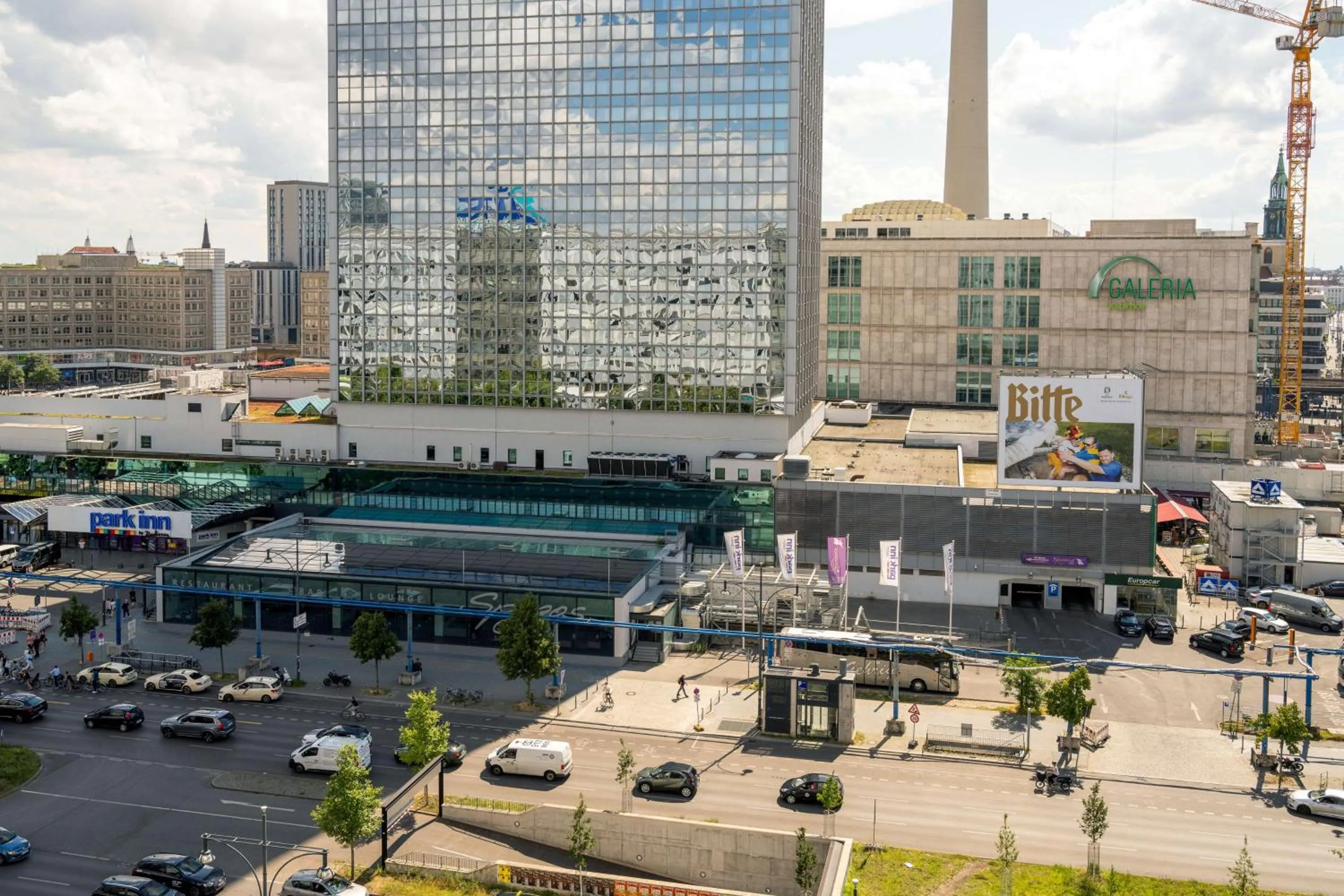 Facade/entrance in Park Inn by Radisson Berlin Alexanderplatz