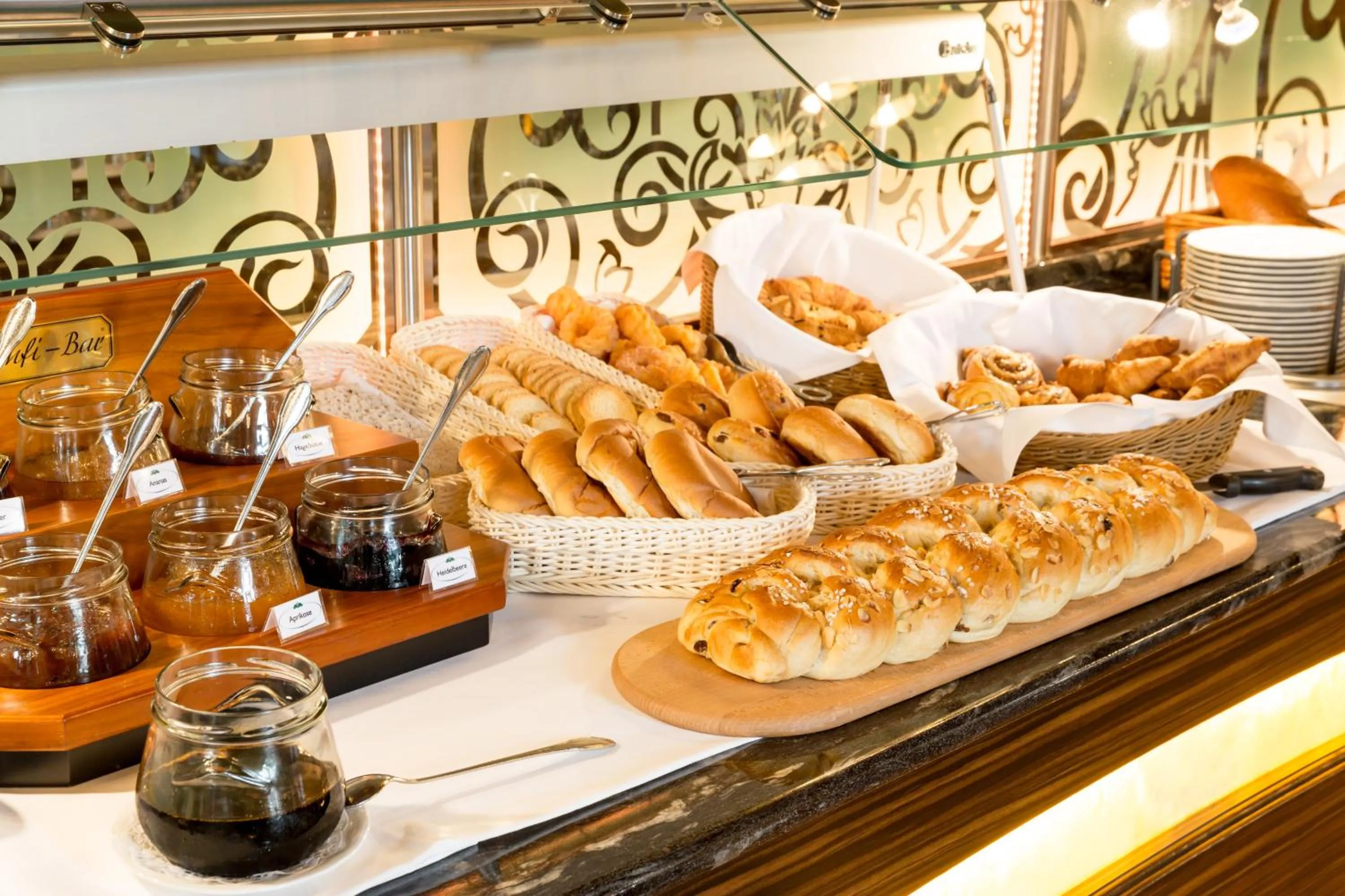 Buffet breakfast in Dorint Herrenkrug Parkhotel Magdeburg